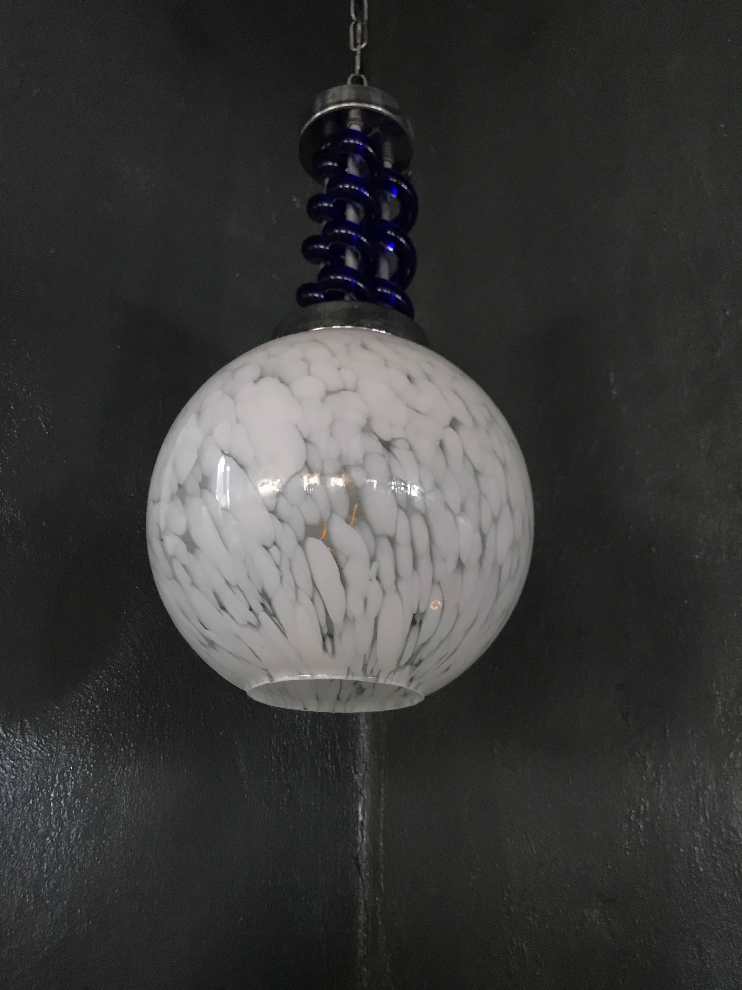 Hand-Crafted Mid-Century Modern Small Pendant Light by Venini in Murano Glass For Sale