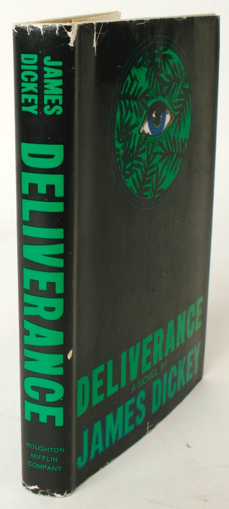 Deliverance de James Dickey. Boston : Houghton Mifflin Company, 1970. Première édition cartonnée avec jaquette. Deliverance est largement considéré comme le meilleur roman de Dickey et a été adapté en 1972 dans le film du même titre avec Jon Voight