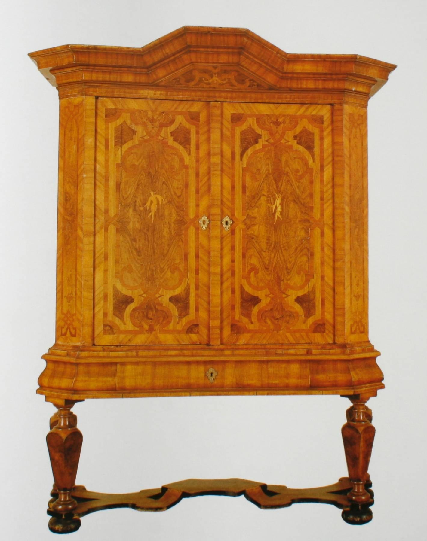 Dresden Furniture of the 18th Century, First Edition In Good Condition In valatie, NY