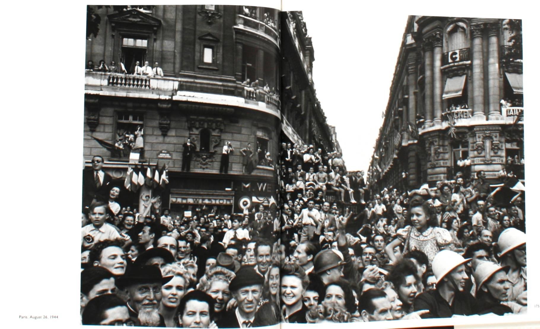 Robert Capa : Photographies, première édition de Robert & Cornell Capa en vente 3