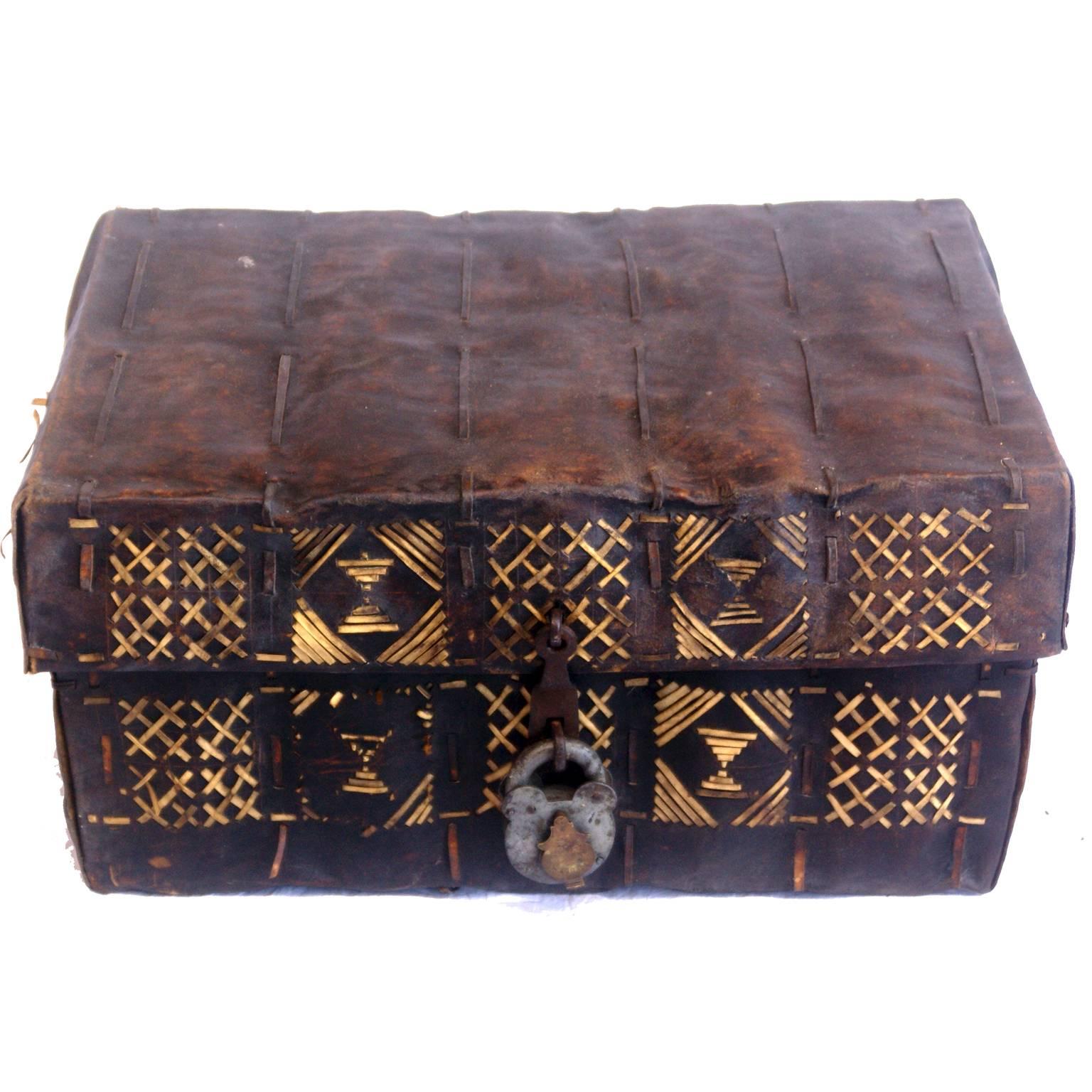 African Rawhide Deeds Box In Good Condition For Sale In East Sussex, GB