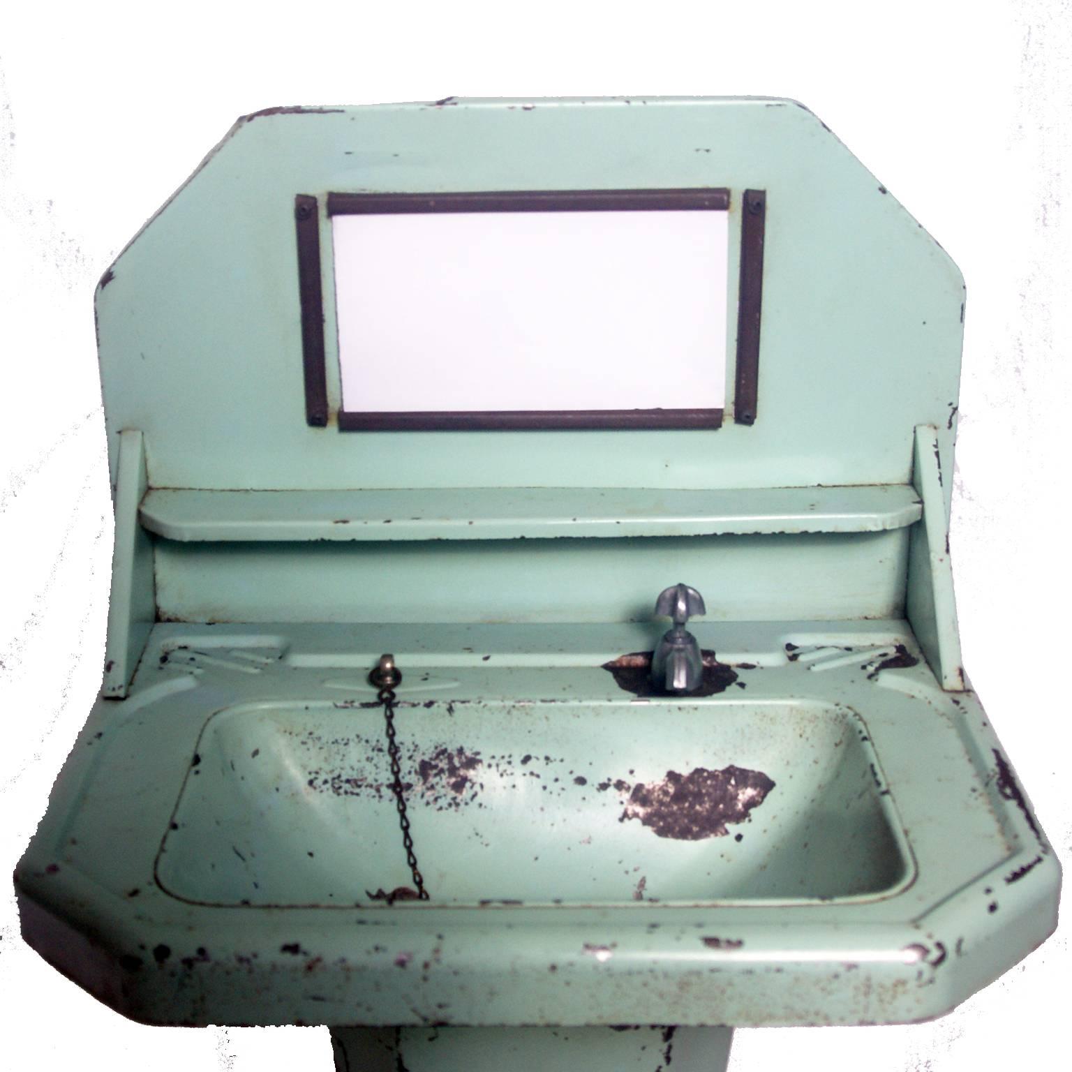Mid-20th Century Enamelled Art Deco Toy Sink For Sale