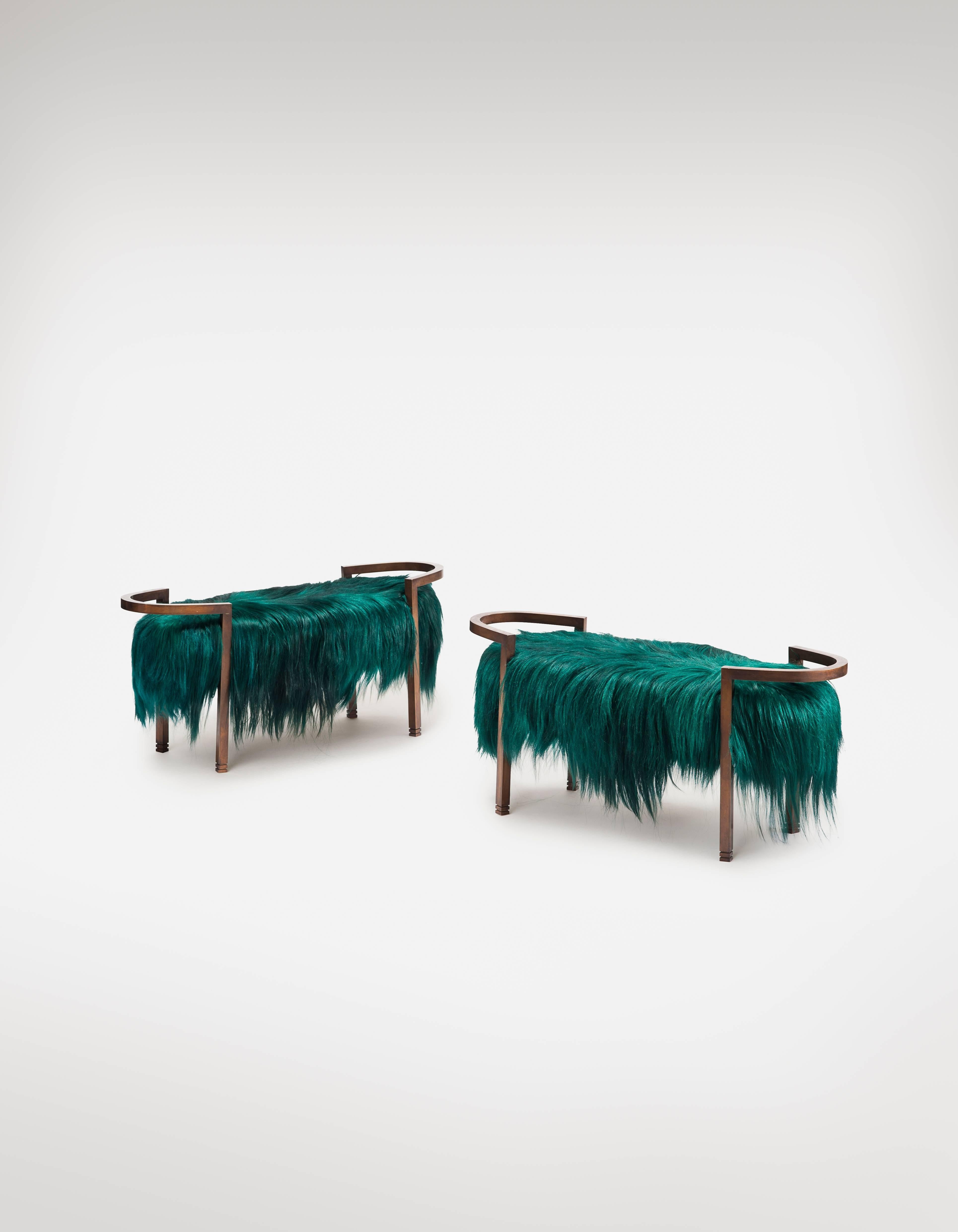 Patinated bronze and upholstery

Measures: H 45cm x W 104cm x D 35cm 

Edition: 50 
Shown: Green or black Kidassia upholstery

Custom Kidassia color +£850 ex VAT
Note: As the fur is dyed there may be variations in tones

