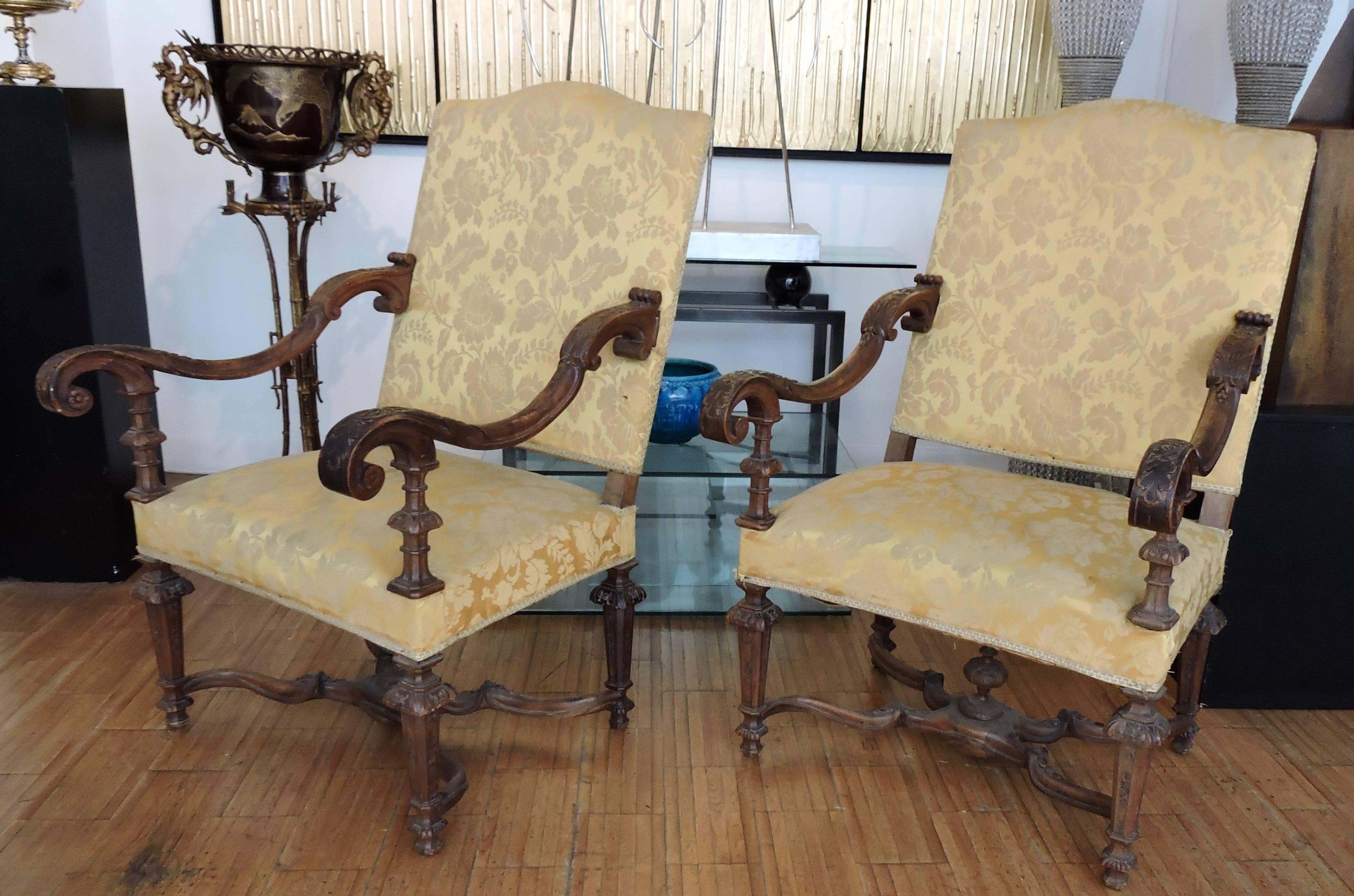 French Large Pair of Régence Style 19th Century Beechwood and Oak Armchairs