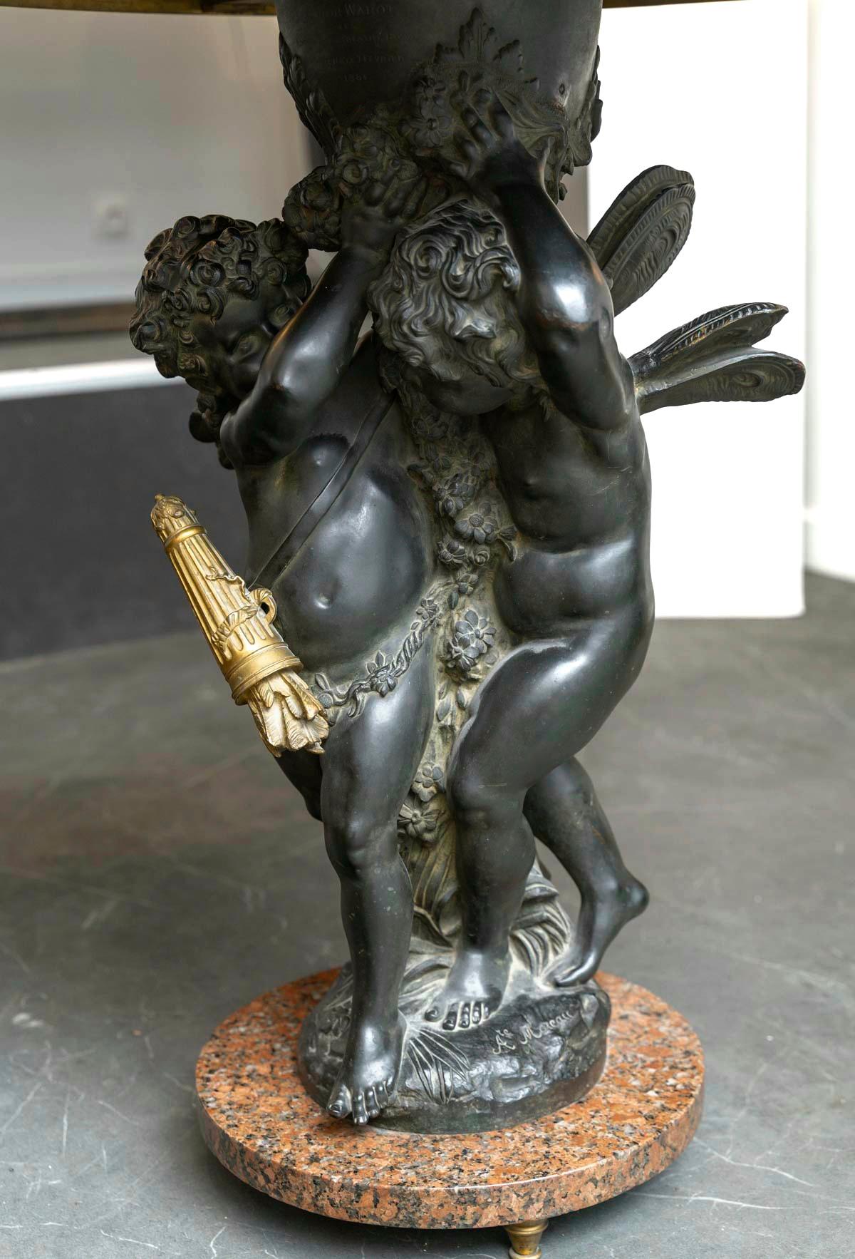 Cupidon et Psyché, un Auguste Moreau (1834-1917)  Groupe en bronze Guéridon, 1884 en vente 1