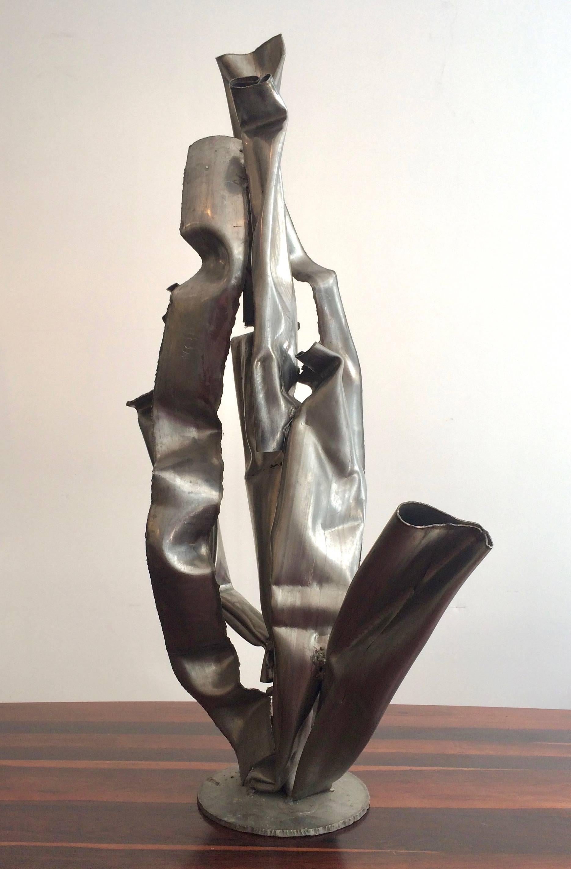 Albert Feraud (1921-2008)

Sculpture, welded steel. 
Signed and dated 1979 on the base. 

Measures: H 114 cm

Albert Feraud studied in Ecole de Beaux-Arts of Montpellier, Marseille and Paris, winning the prestigious Prix de Rome for his work
