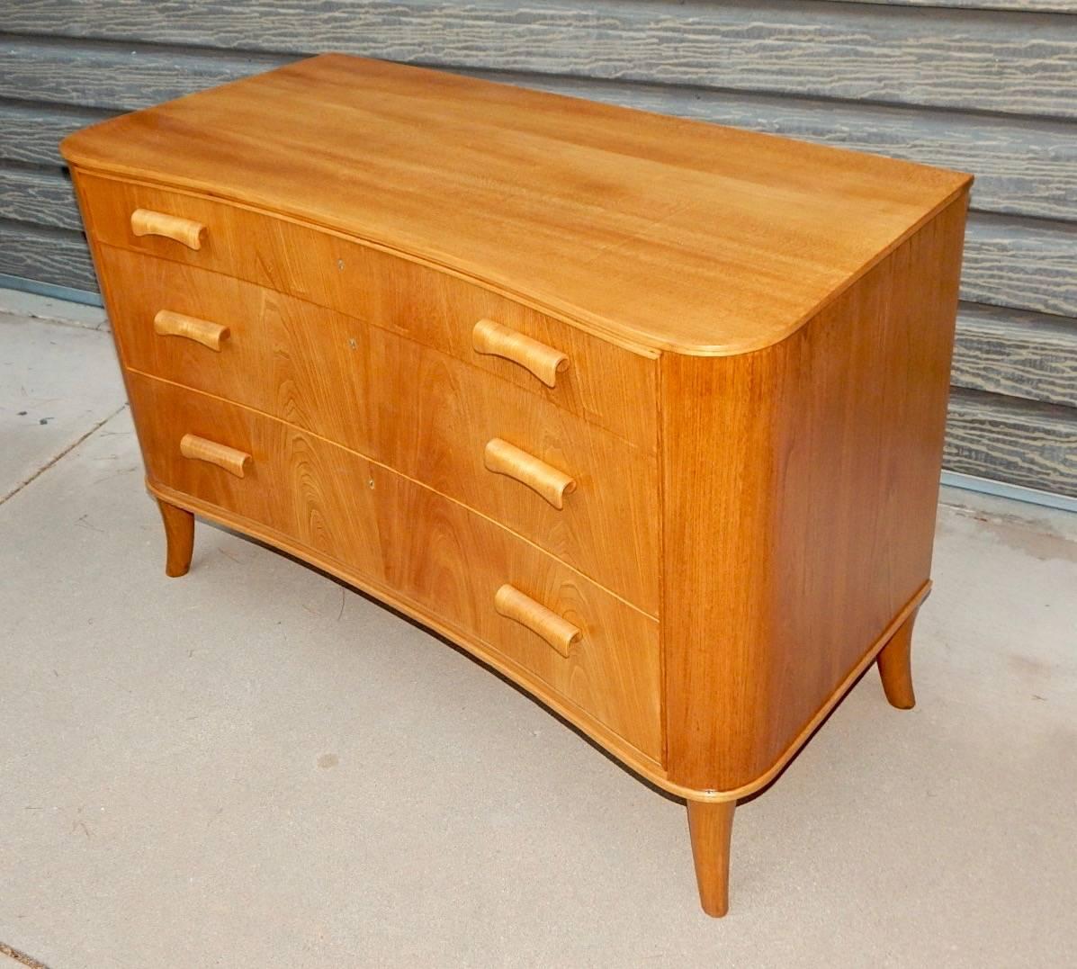 Swedish Moderne Chest of Drawers in Elm-Axel Larsson for Bodafors, circa 1940 In Excellent Condition In Richmond, VA