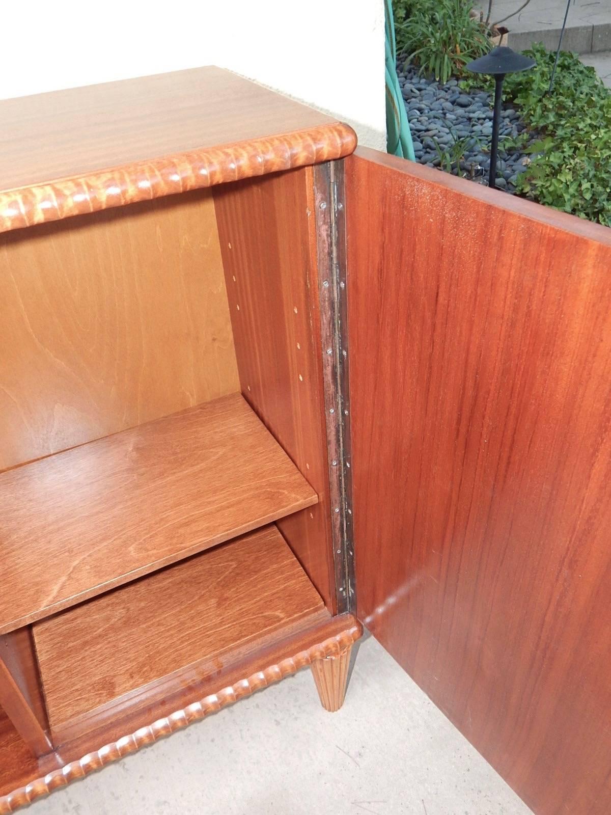 Swedish Mid-Century Bookcase in Honduran Mahogany, circa 1950 In Excellent Condition In Richmond, VA