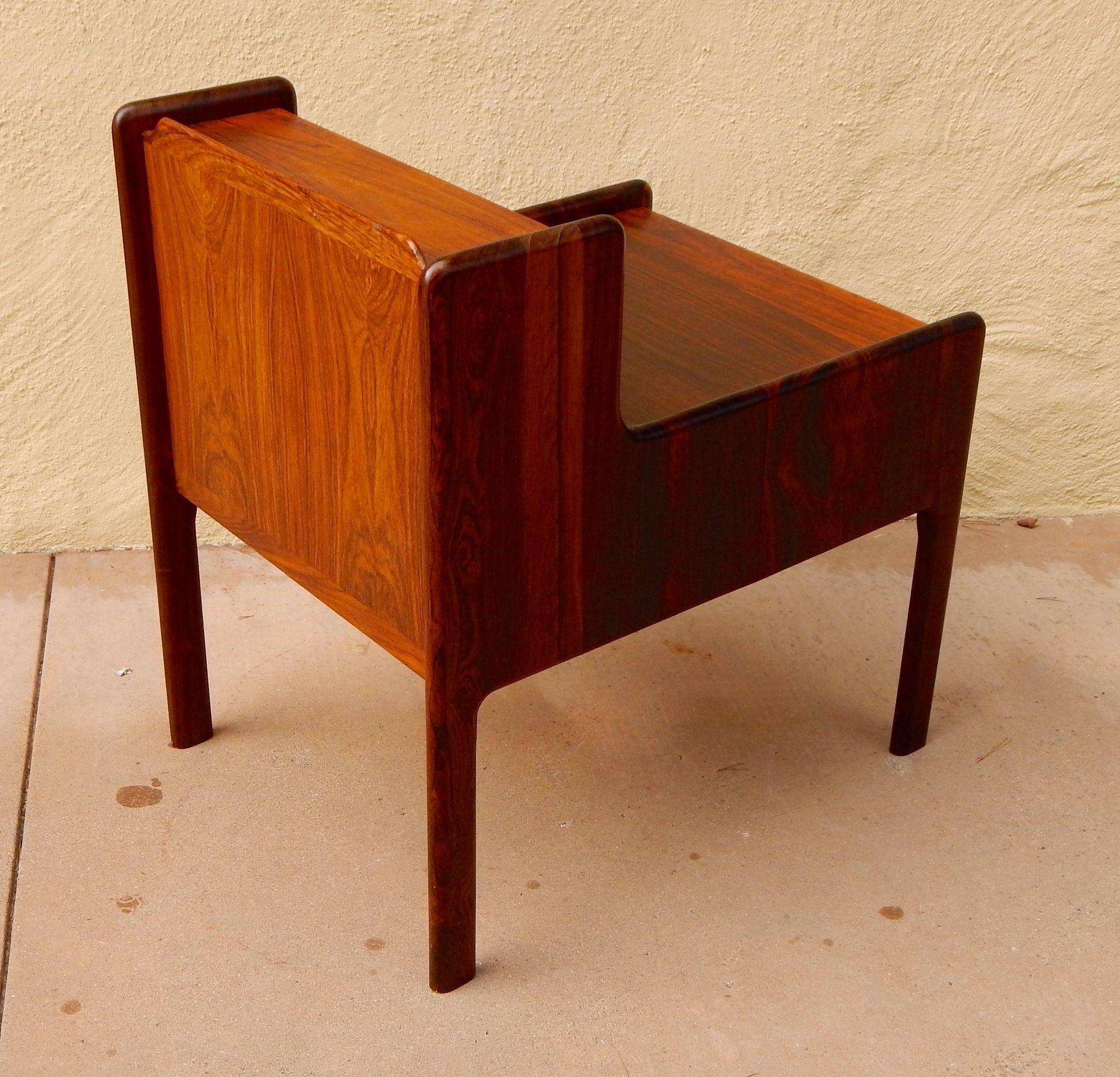 Mid-20th Century Danish Mid-Century Modern Rosewood Side Table, circa 1960 For Sale