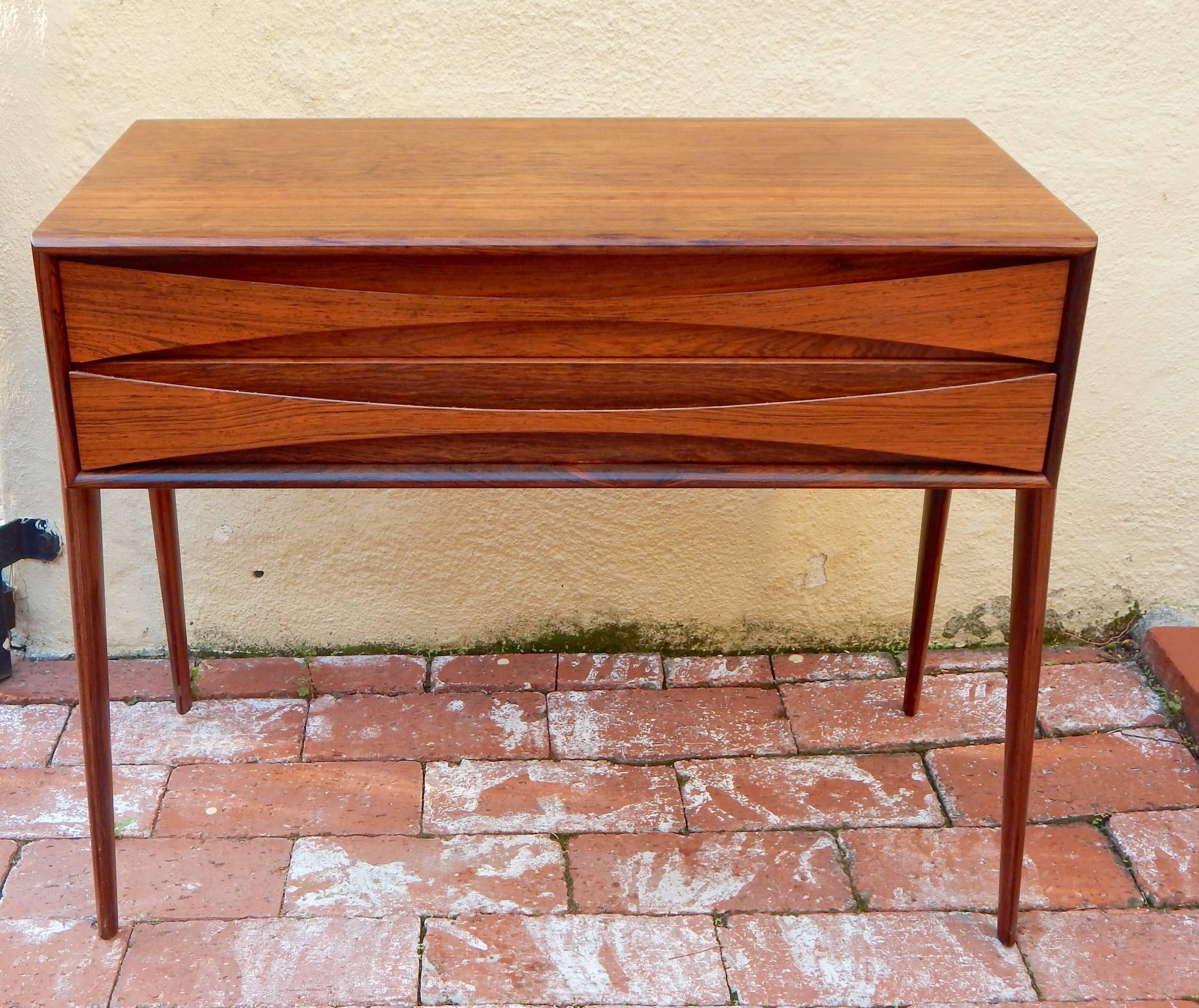 Swedish Mid-Century Modern Mini Chest in Rosewood, circa 1950 In Excellent Condition For Sale In Richmond, VA