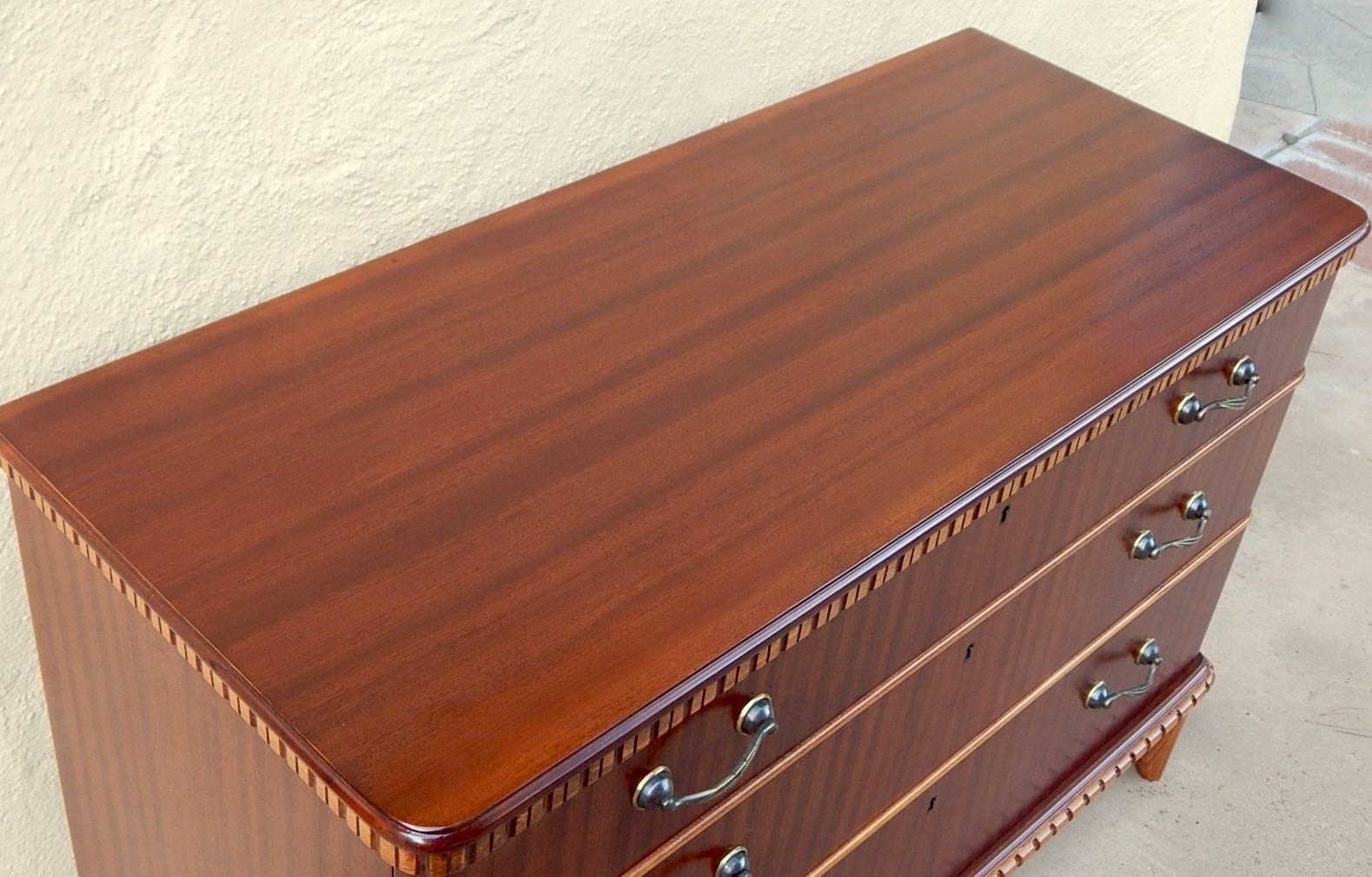 mahogany chest of drawers 1940