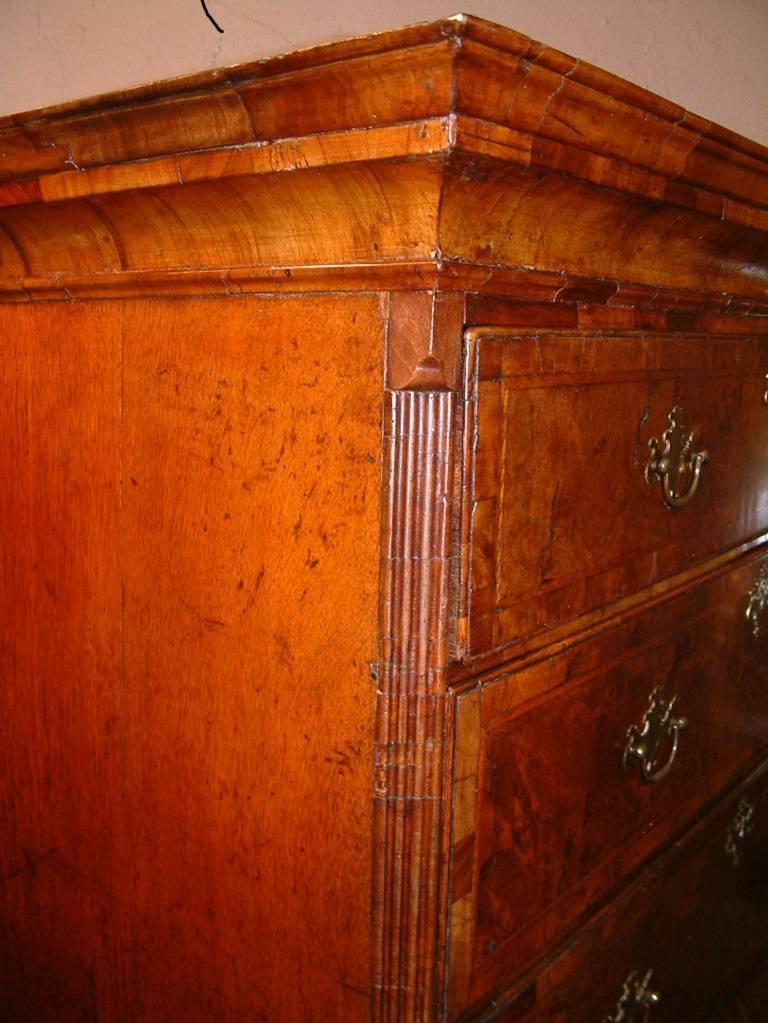Small George I Period Figured Walnut Chest on Chest, circa 1720 In Good Condition For Sale In East Sussex, GB