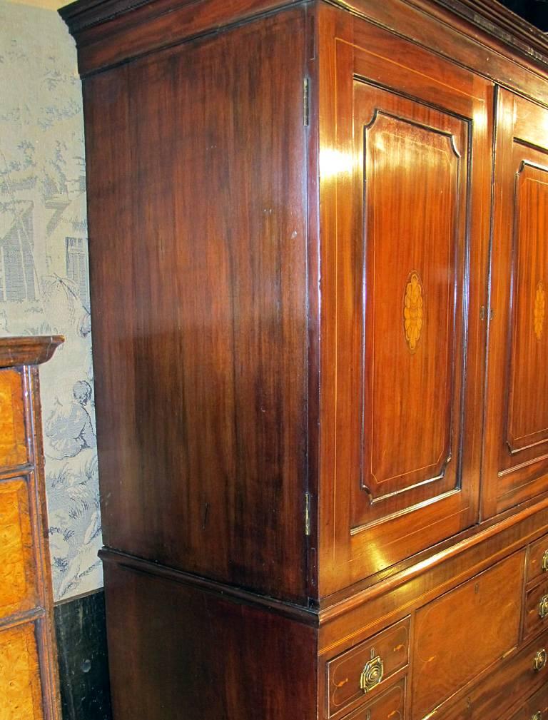 George III Period Mahogany Linen Press Dating from circa 1800 For Sale 2