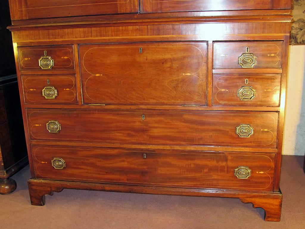 19th Century George III Period Mahogany Linen Press Dating from circa 1800 For Sale