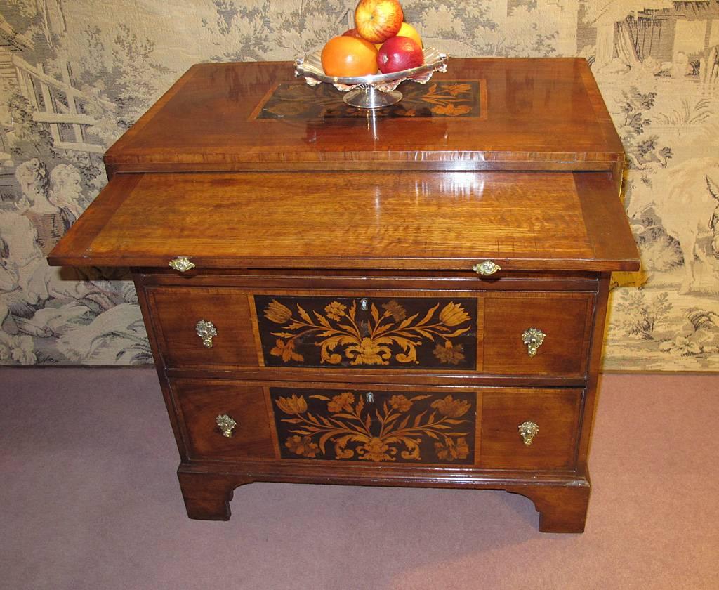 Late 18th Century Dutch Mahogany Bachelors Chest of Drawers, circa 1820 In Good Condition For Sale In East Sussex, GB