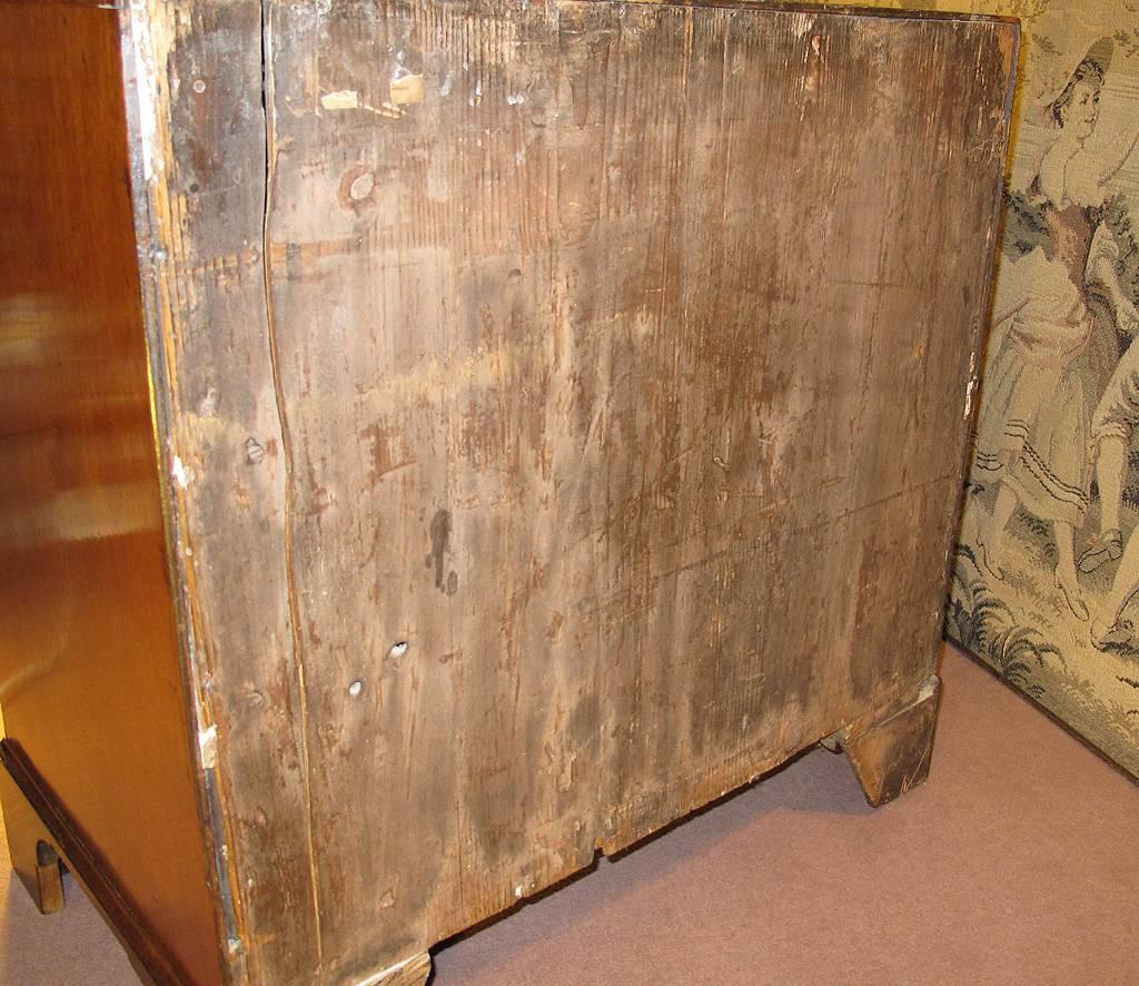 Late 18th Century Dutch Mahogany Bachelors Chest of Drawers, circa 1820 For Sale 1