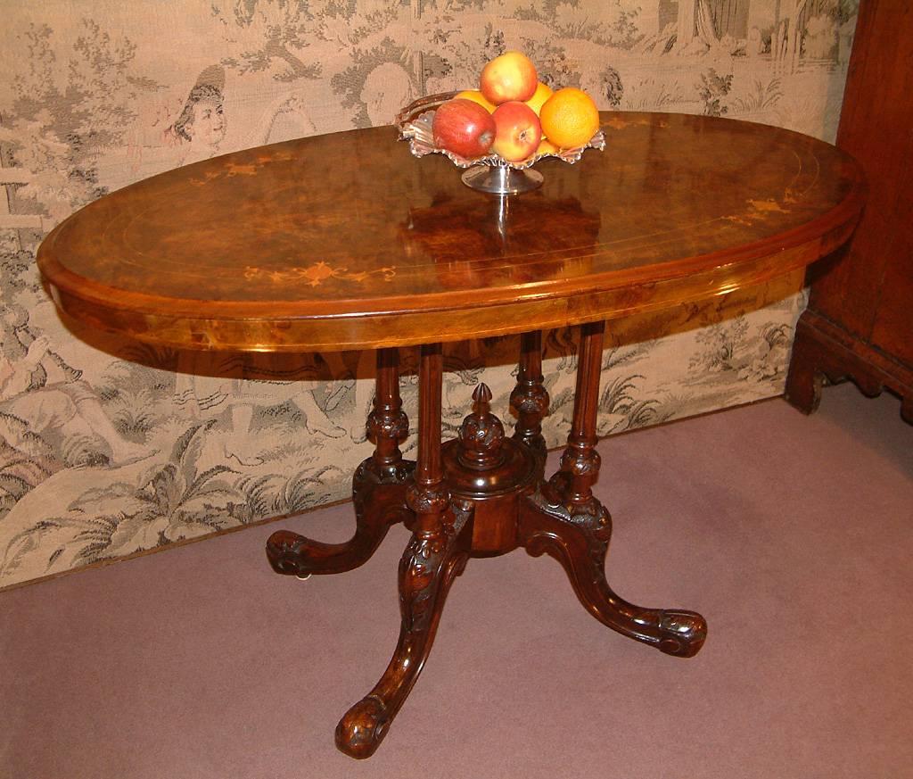 Victorian Oval Burl Walnut Center Table, circa 1870 In Good Condition In East Sussex, GB