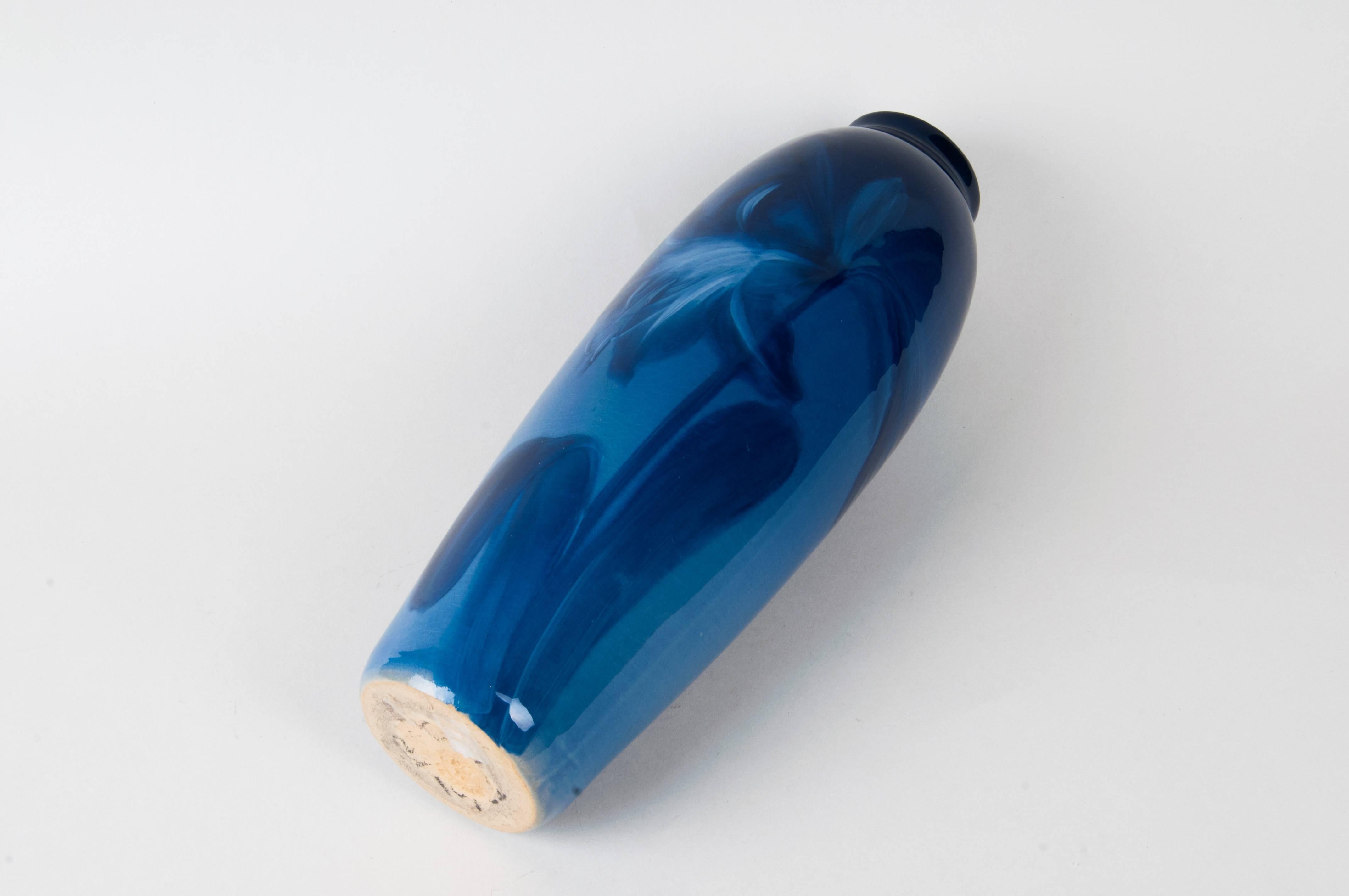 Samuel A. Weller Blue Louwelsa Vase In Excellent Condition For Sale In Seattle, WA