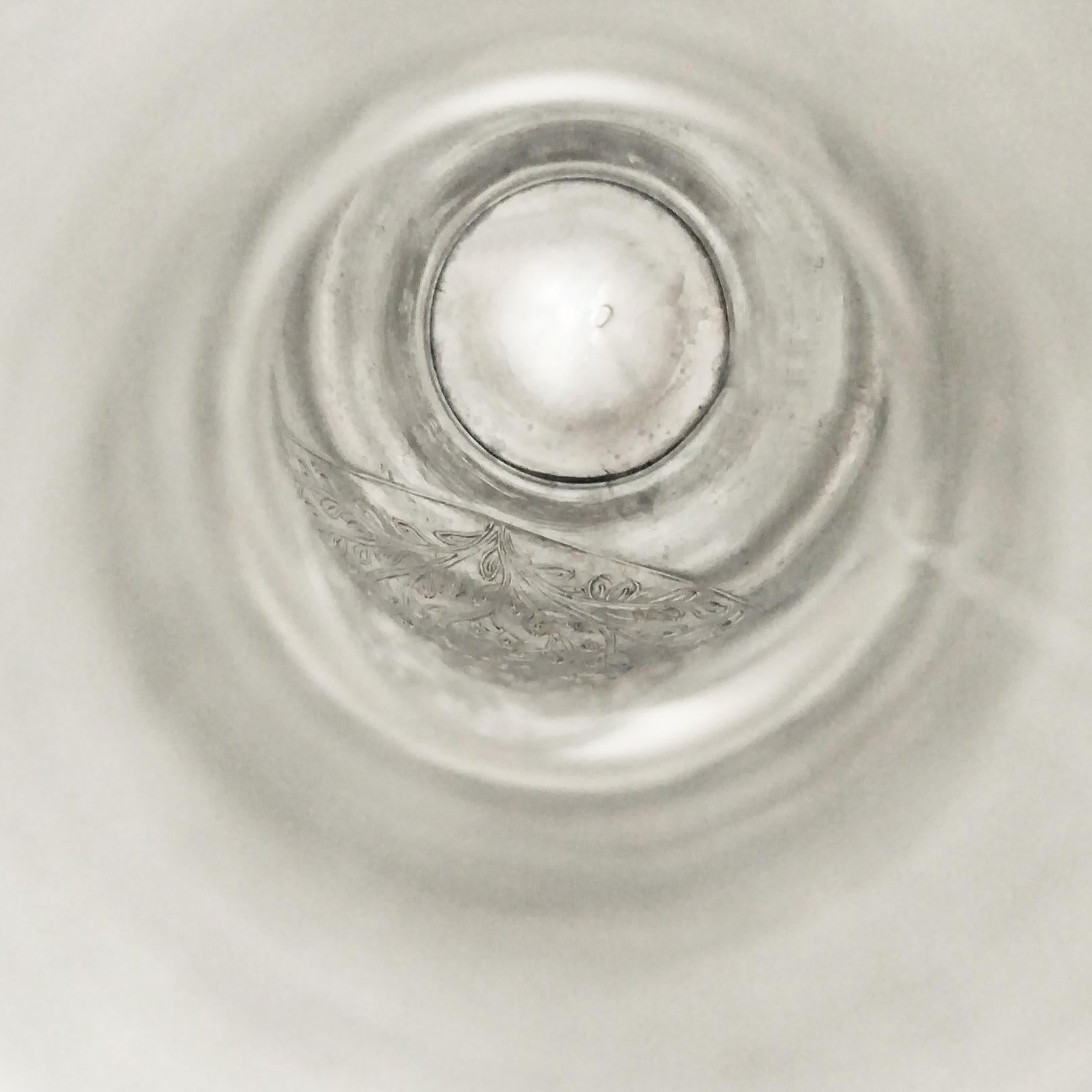 Italian Solid 800 silver engraved vase in vendita 2