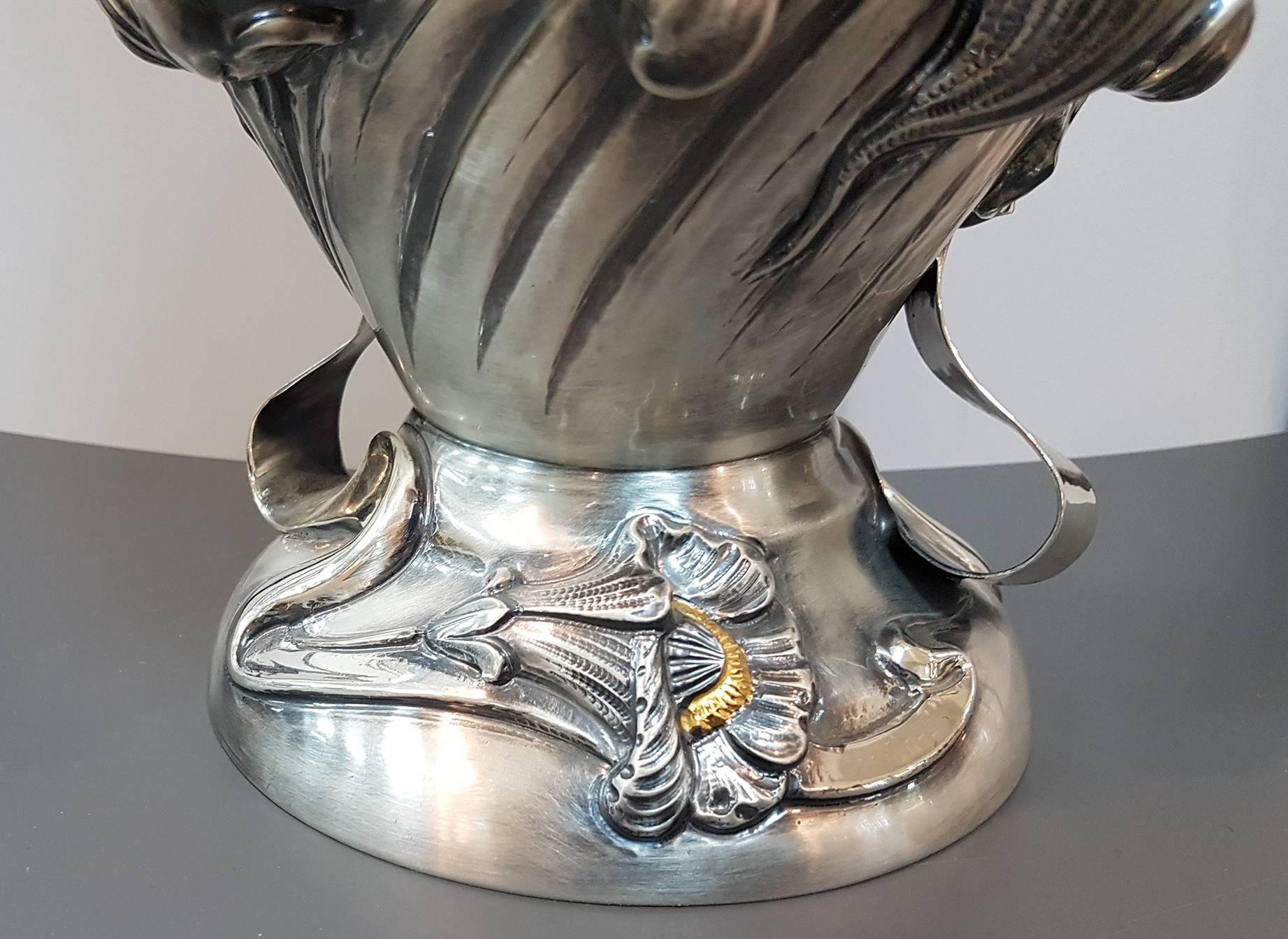 Italienische Sterlingsilber-Vase im Jugendstil des 20. Jahrhunderts  (Vergoldet) im Angebot