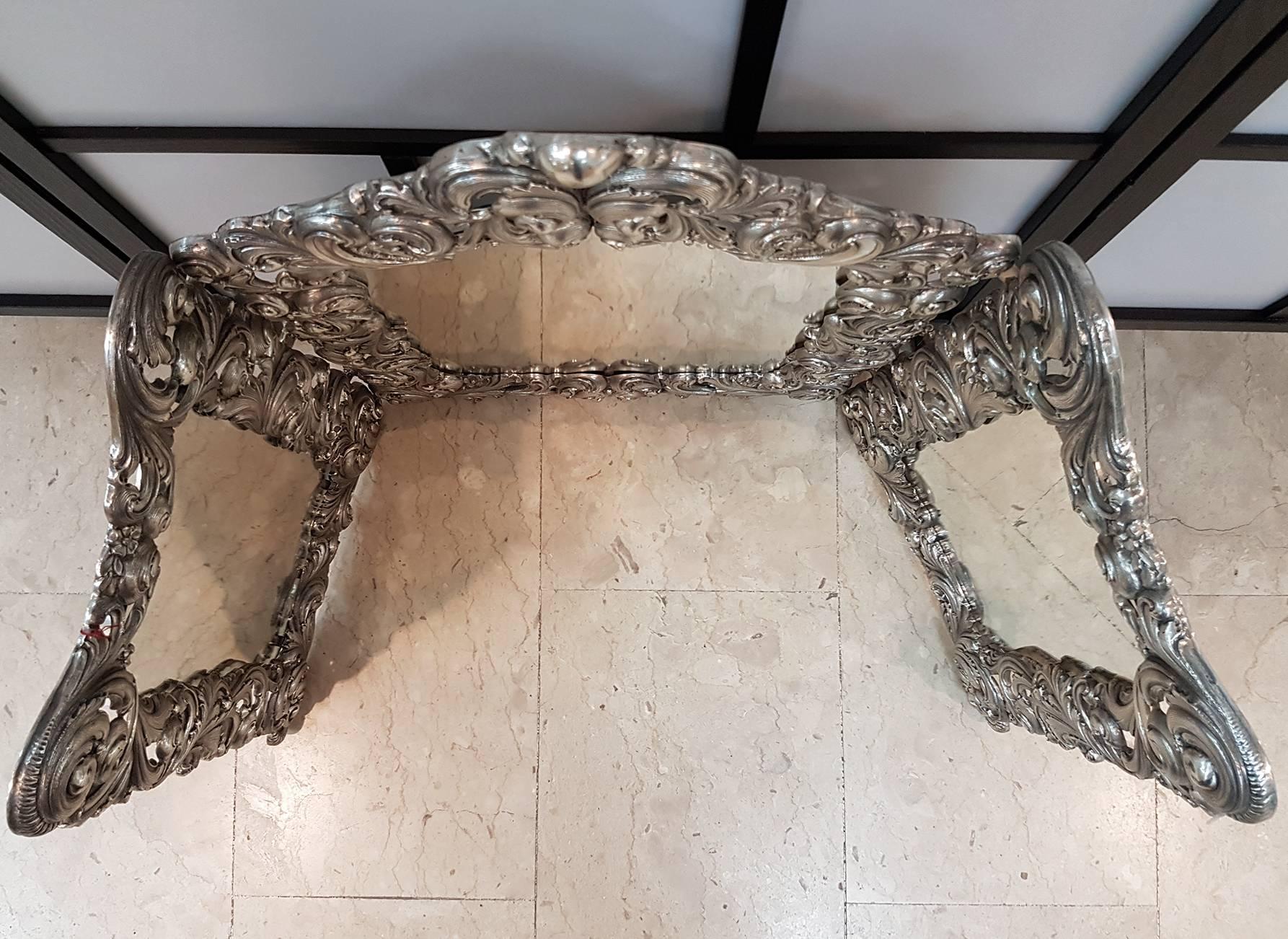 Triptyque miroir italien du 20ème siècle en argent sterling fait à la main, style néo-baroque en vente 3