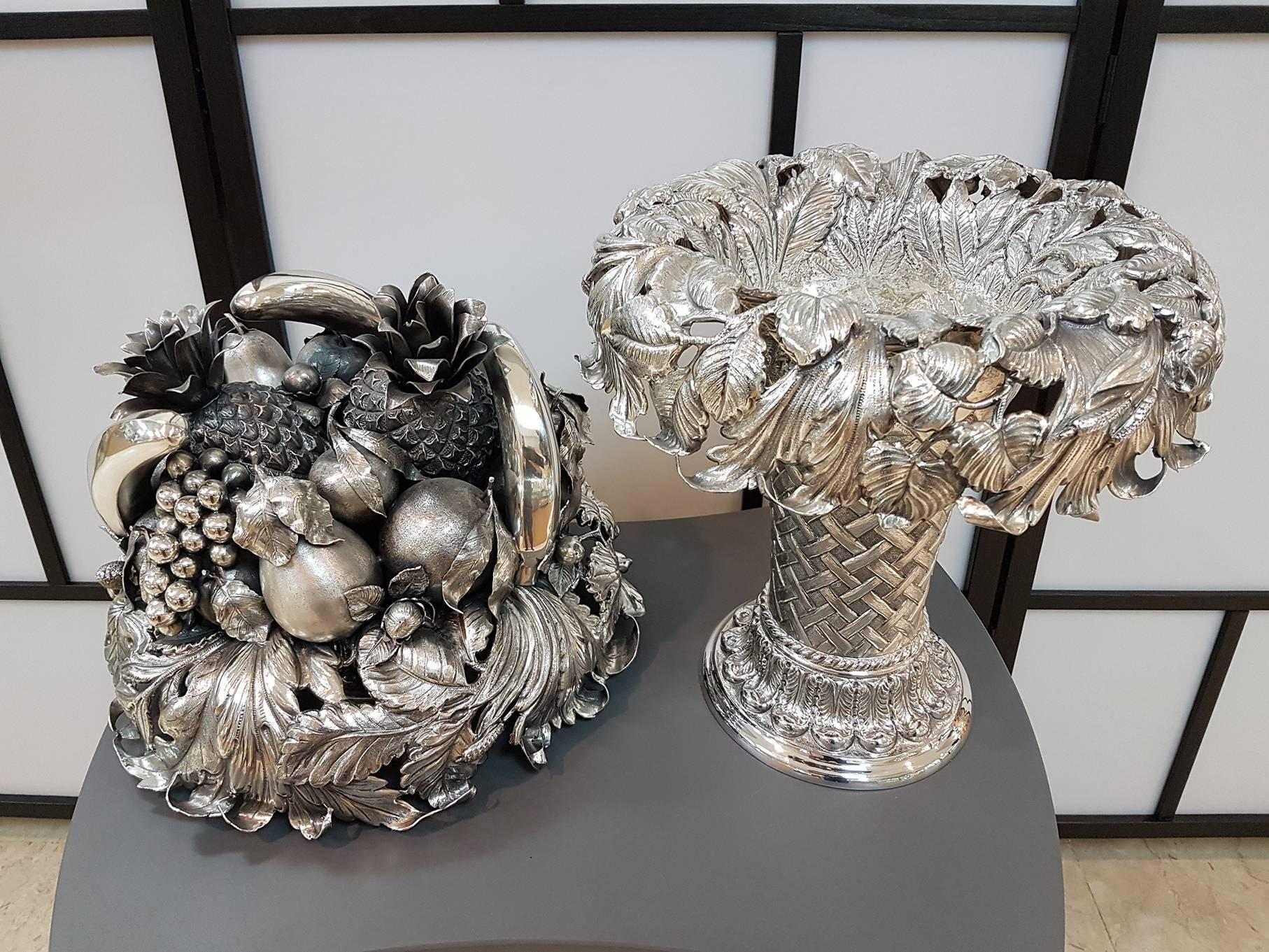 Vase de centre de table triomphe de fruits en argent sterling italien du 20ème siècle en vente 1