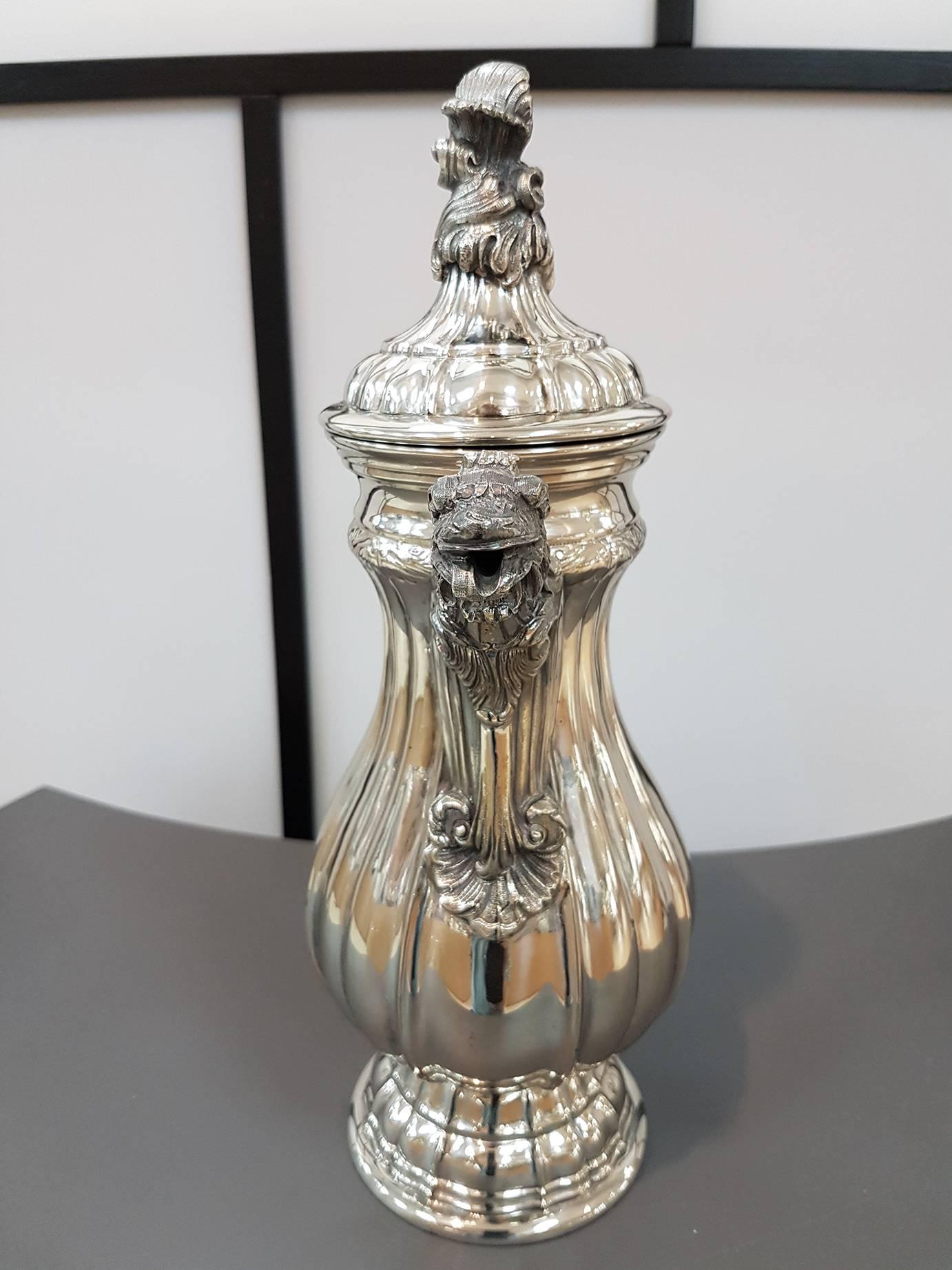 Baroque 20th Century Italian Silver Coffeepot Venetian revival For Sale
