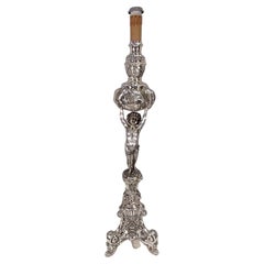 Italienischer Bodentisch aus Silber des 20. Jahrhunderts  Lampe. Geprägt und eingestellt von Hand
