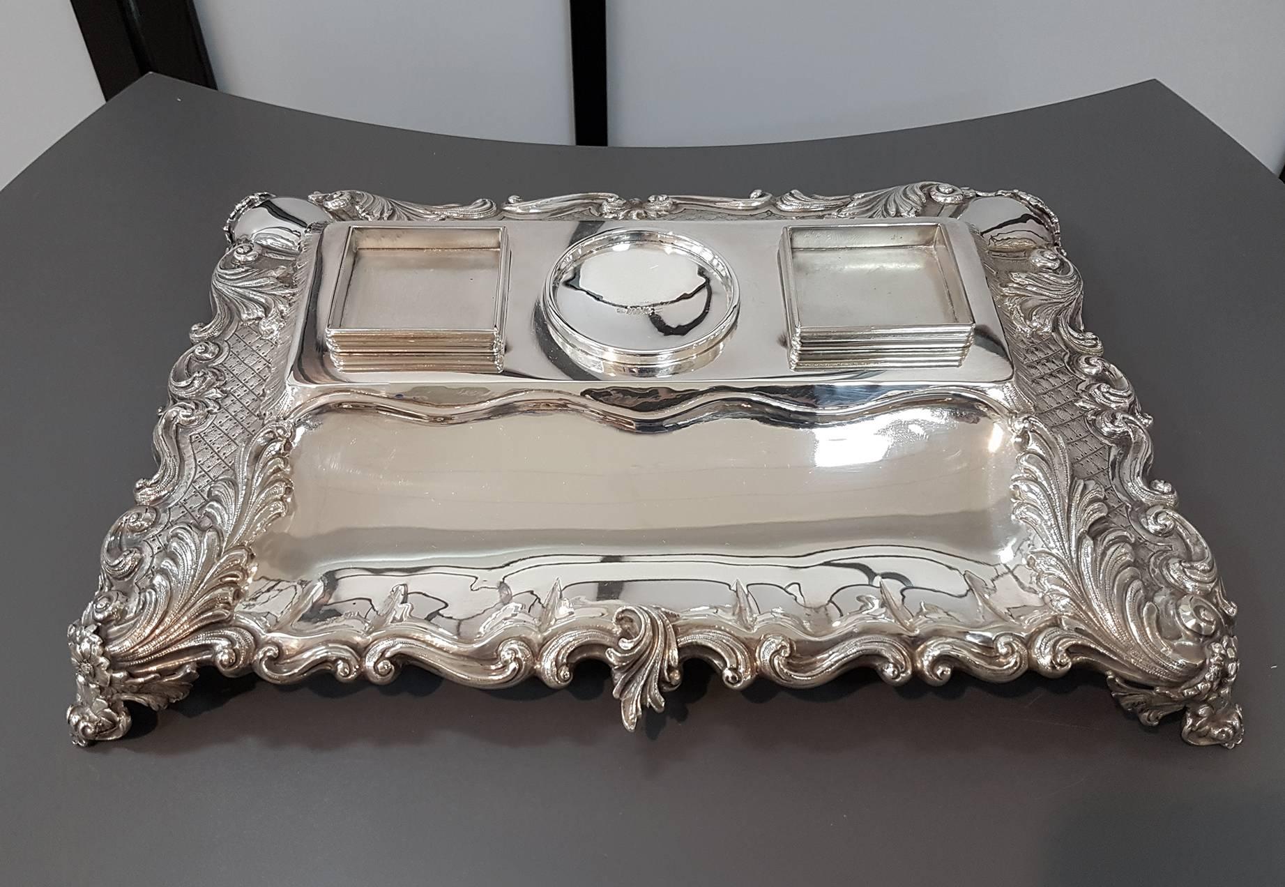 Hand-Crafted 20th Century Italian Sterling Silver Inkstand, hHandicraft made in Italy For Sale