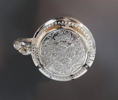 Jarra de plata de ley italiana del siglo XX Cesa el renacimiento victoriano, repujada