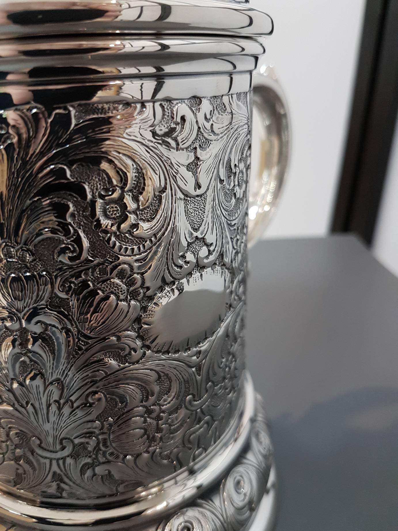 20th Century Italian Sterling Silver Tankard Victorian revival ceased, embossed For Sale 3