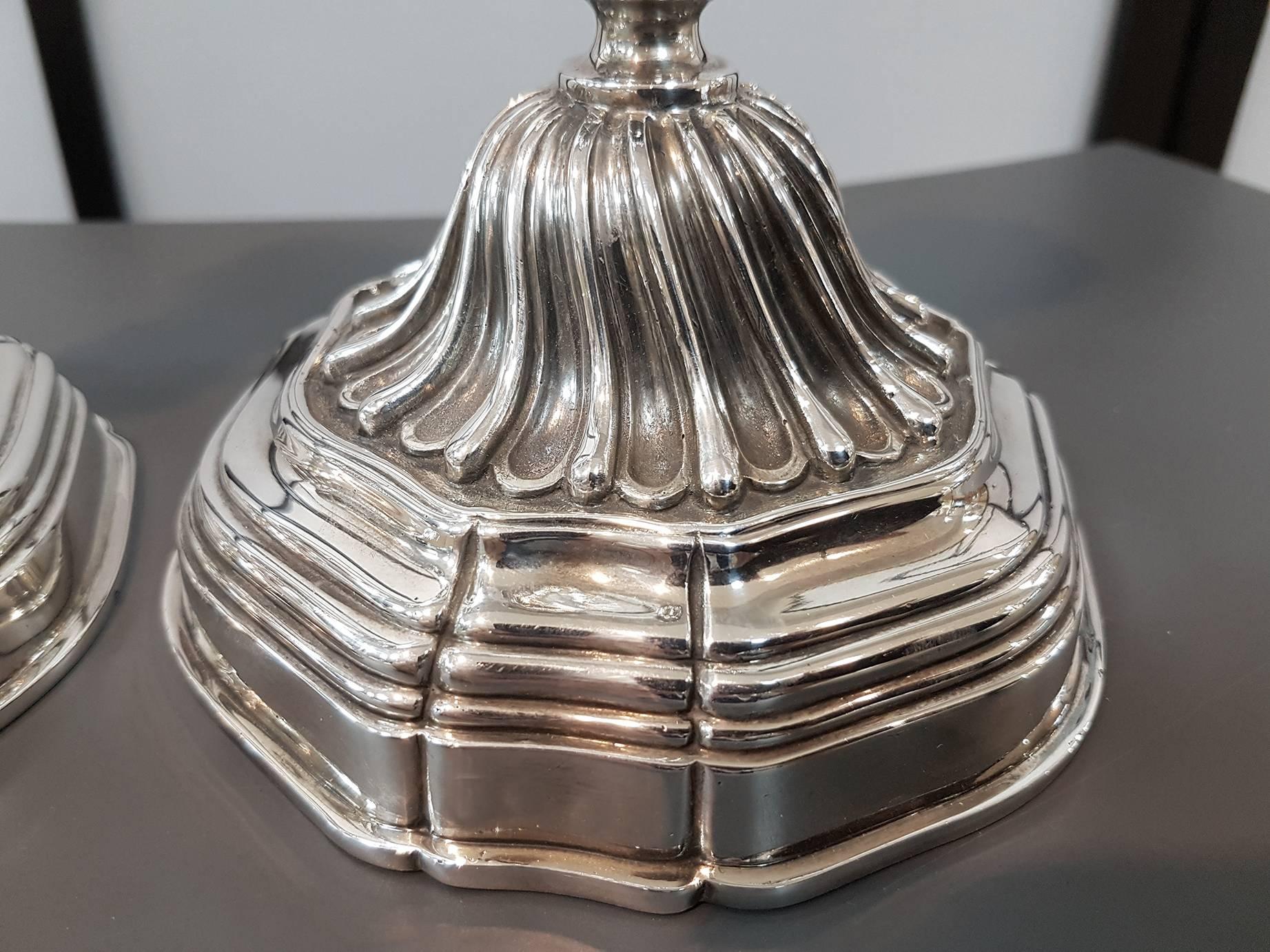 20. Jahrhundert Sterling Silber Italienische Kerzenständer Barock Barocco Replica (Gegossen) im Angebot