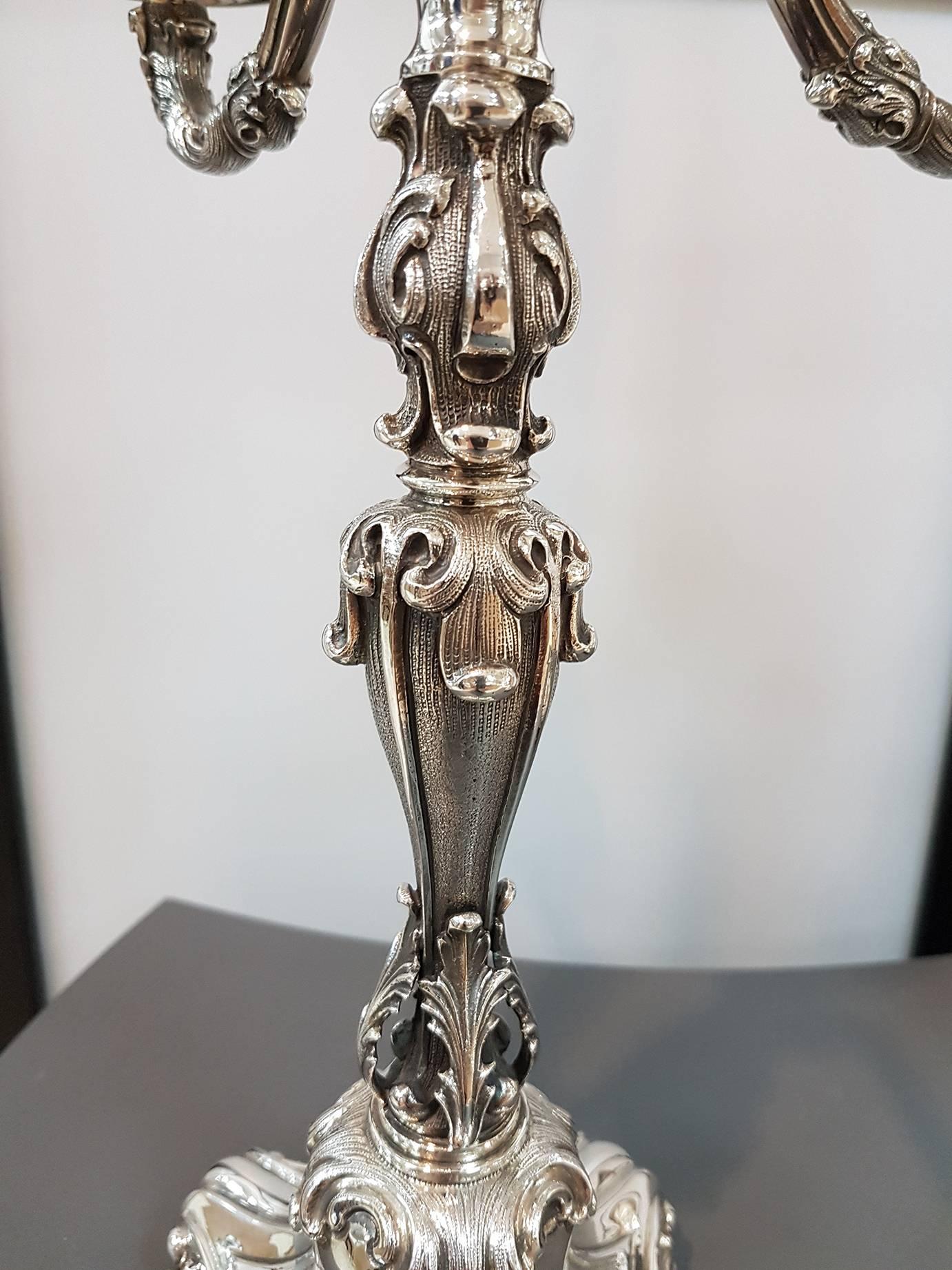 Siglo XX Plata de Ley Pr. de Candelabros de Resurgimiento Barocco Italiano Barroco en venta