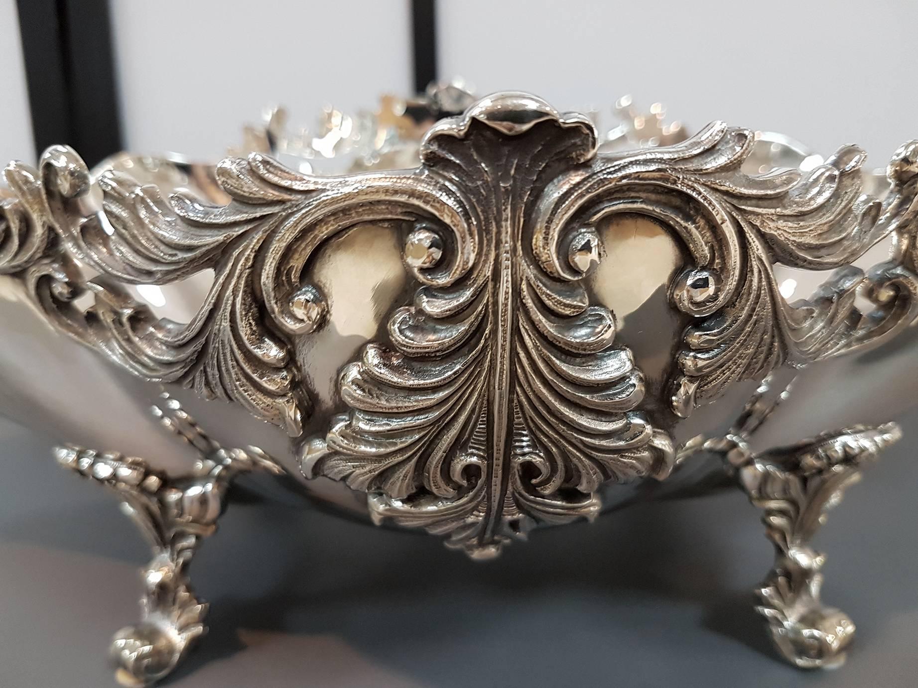 Embossed 20th Century Sterling Silver Italian Baroque Revival Jatte, Italian craftsmanship