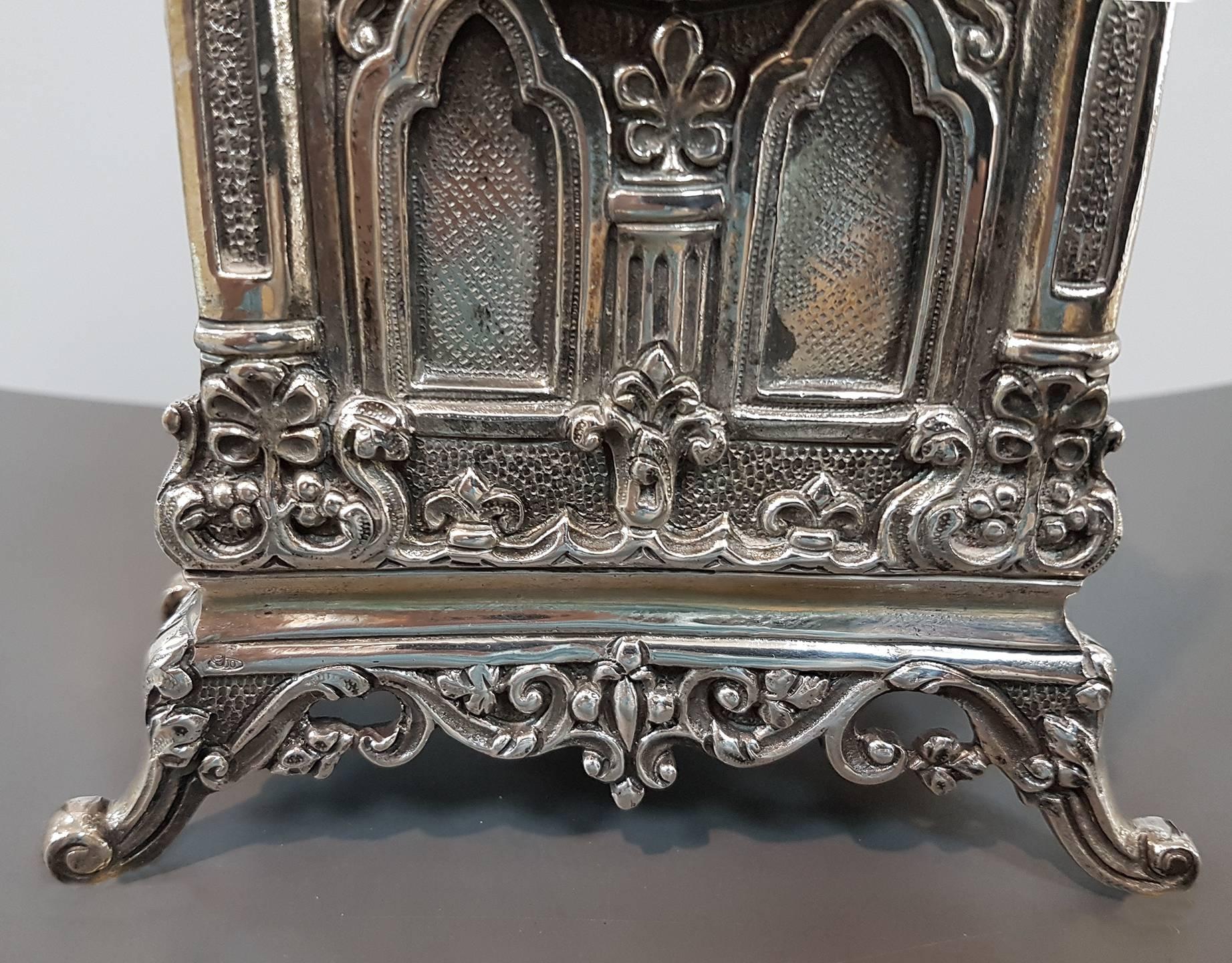 20th Century Italian Gothic revival Silver Table Clock For Sale 6