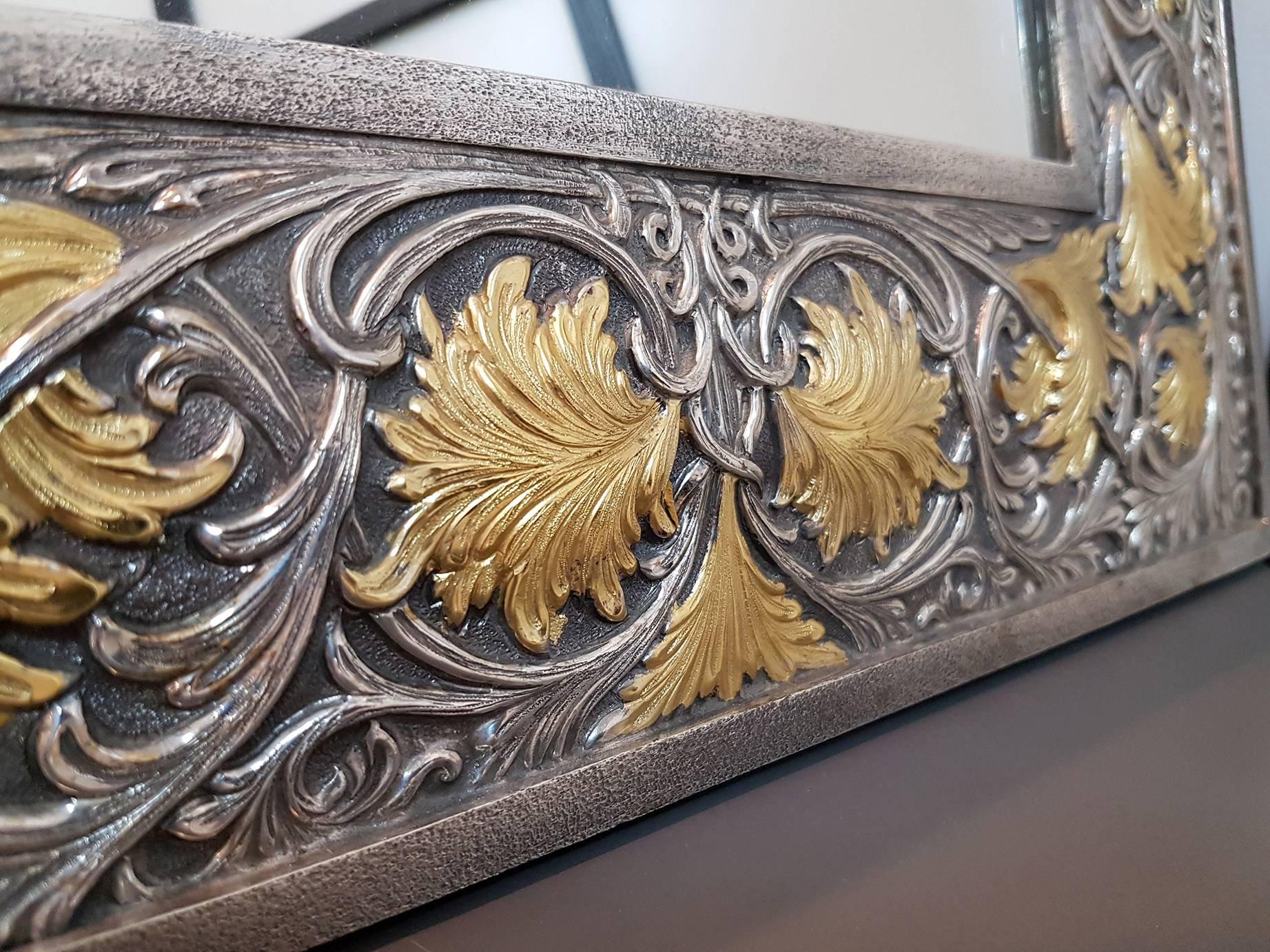 Siglo XX Espejo de mesa italiano de plata de ley hecho a mano Renacimiento barroco en Excelente estado para la venta en VALENZA, IT