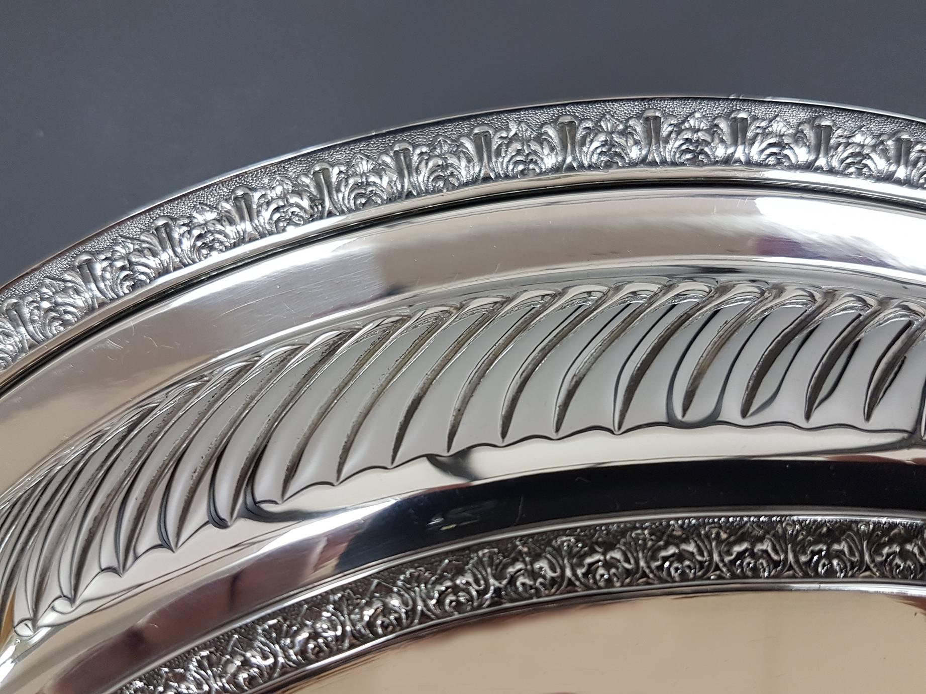 Cast 20th Century Italian Sterling Silver Ceased Oval Entree Dish  For Sale