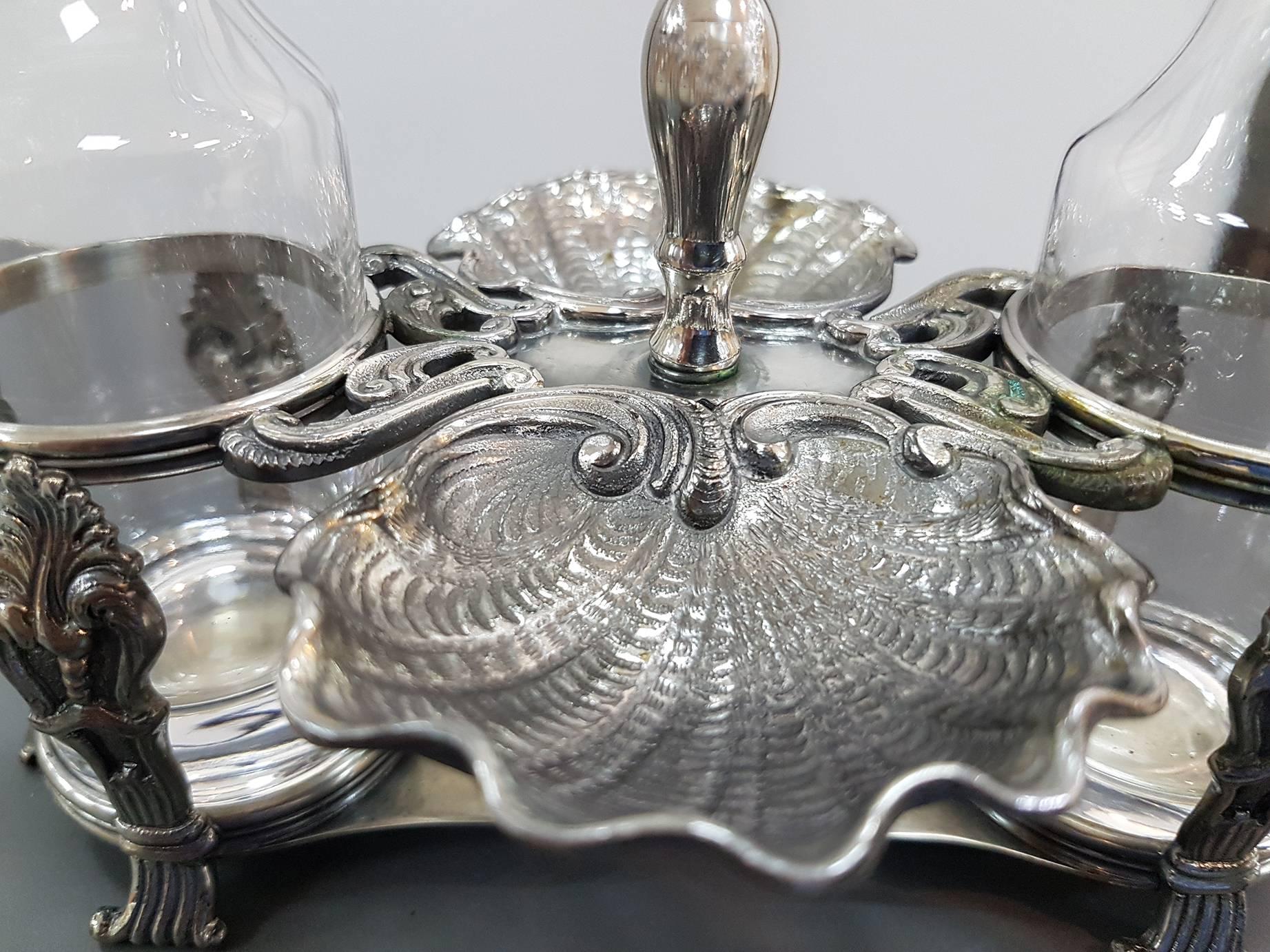 Baroque 20e siècle - A Silver - Cristal Venetian Replica Cruet en vente