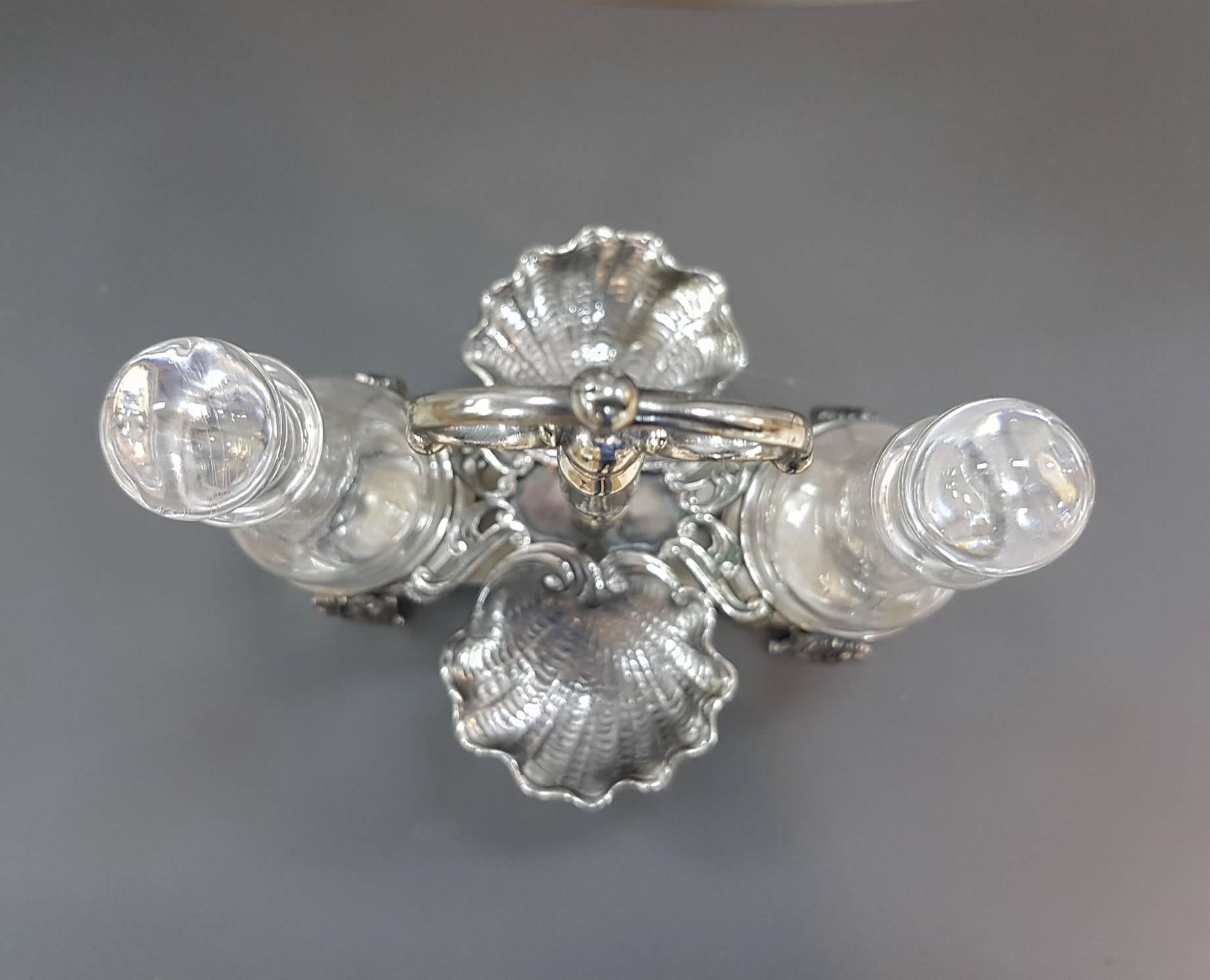 Fait main 20e siècle - A Silver - Cristal Venetian Replica Cruet en vente