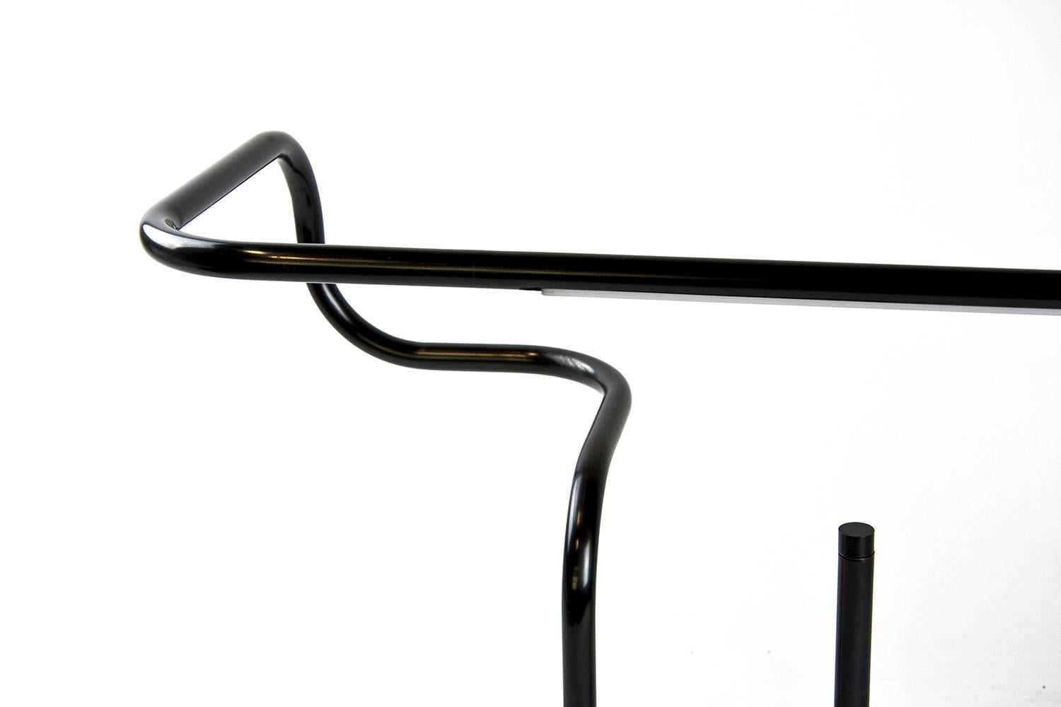 Tube-Schreibtisch-/Table-Lampe, handgefertigt aus Messing von Christopher Gentner (Patiniert) im Angebot