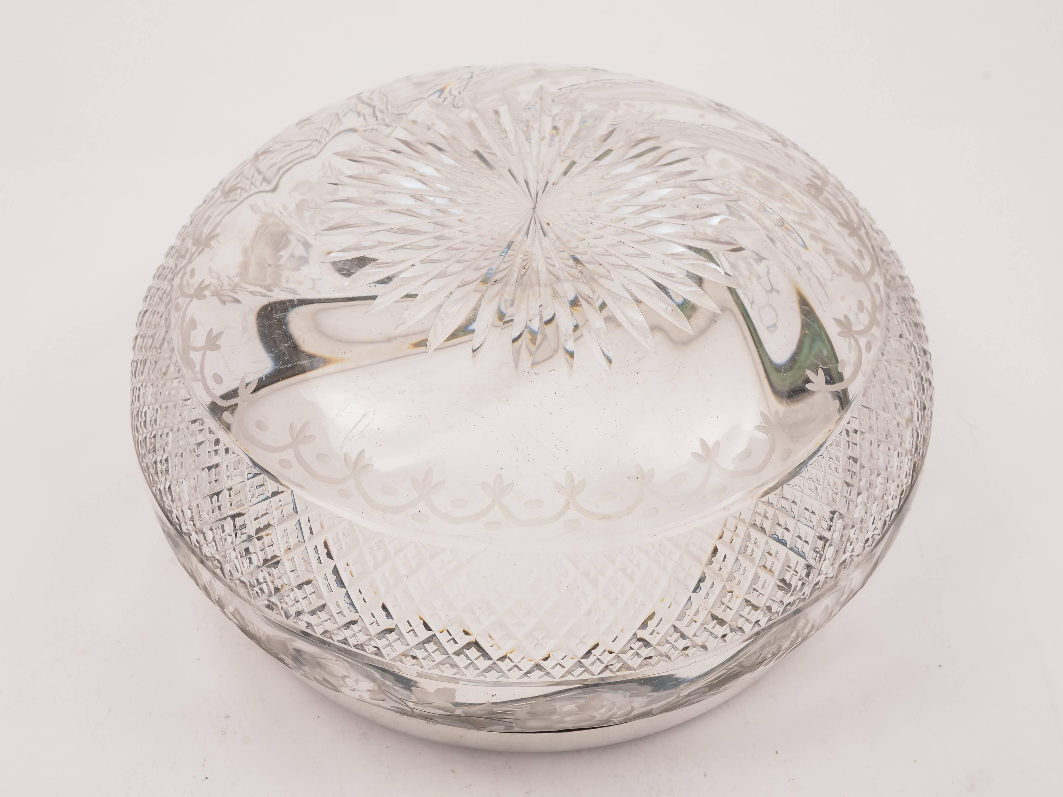 British 20th Century Edwardian Etched Glass and Silver Plated Salad Bowl