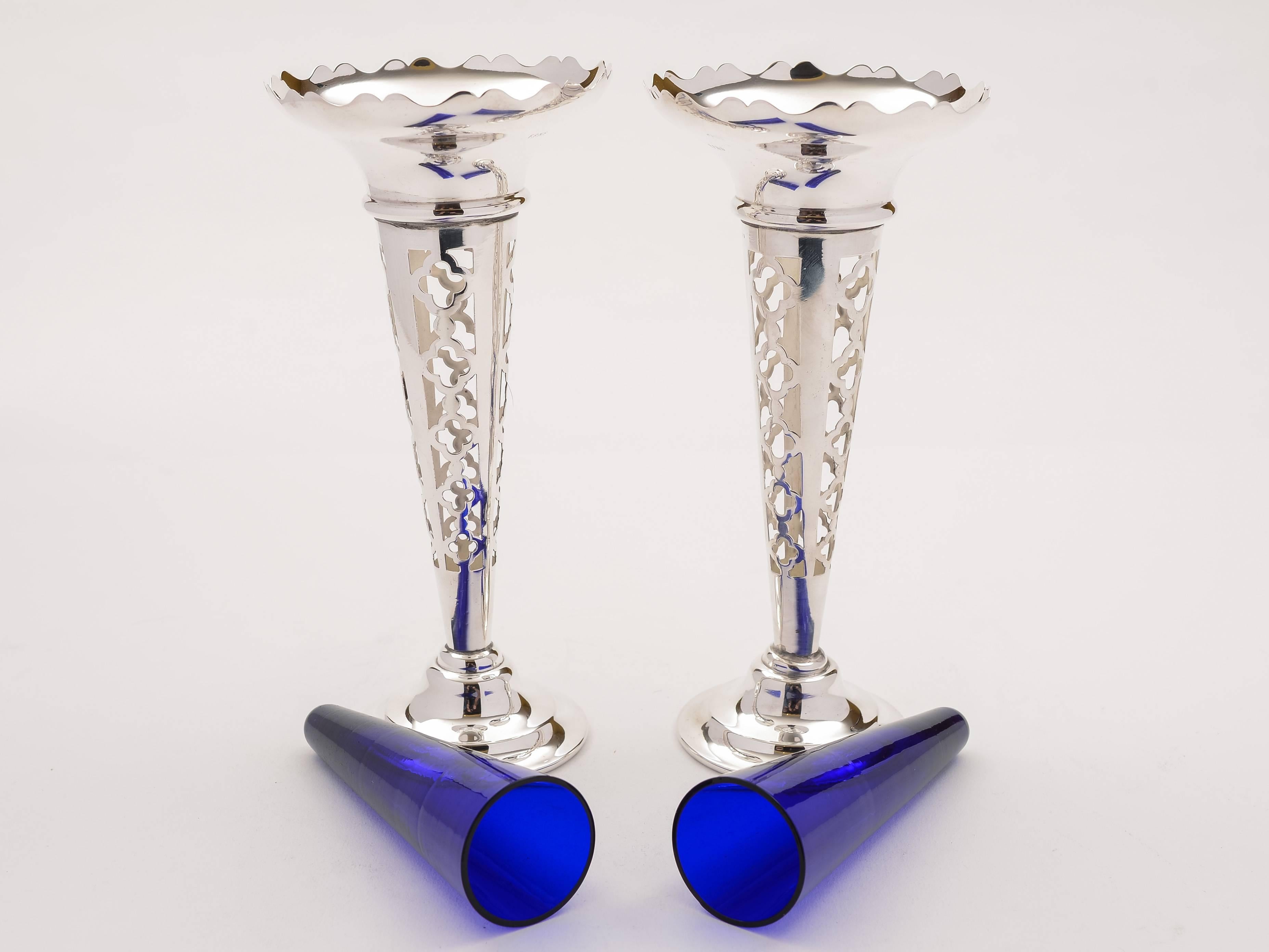 English Pair of 20th Century Art Deco Silver Plated Vases For Sale