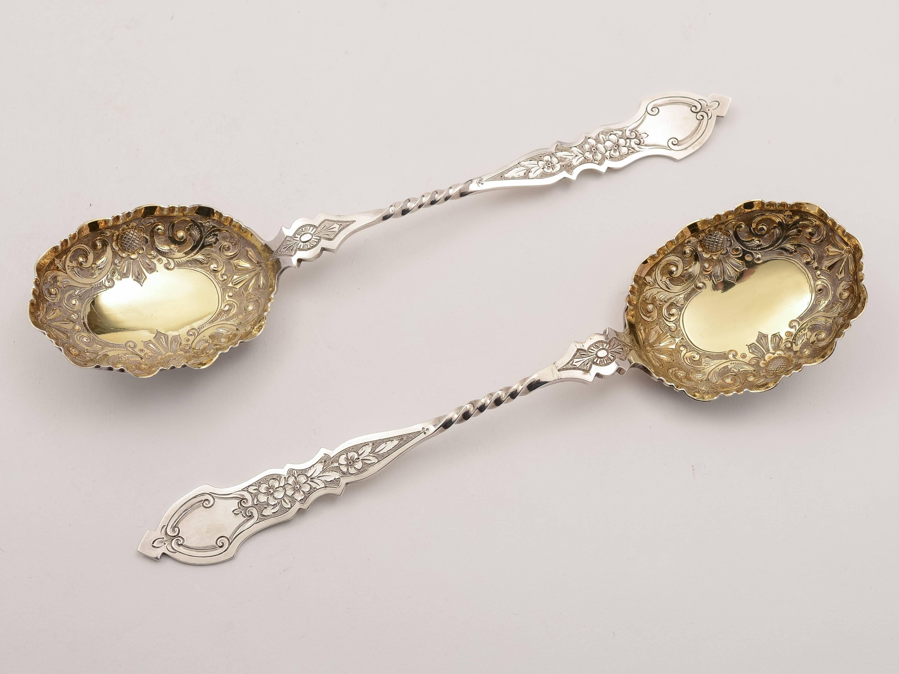 English Pair of 19th Century Victorian Silver Serving Spoons For Sale