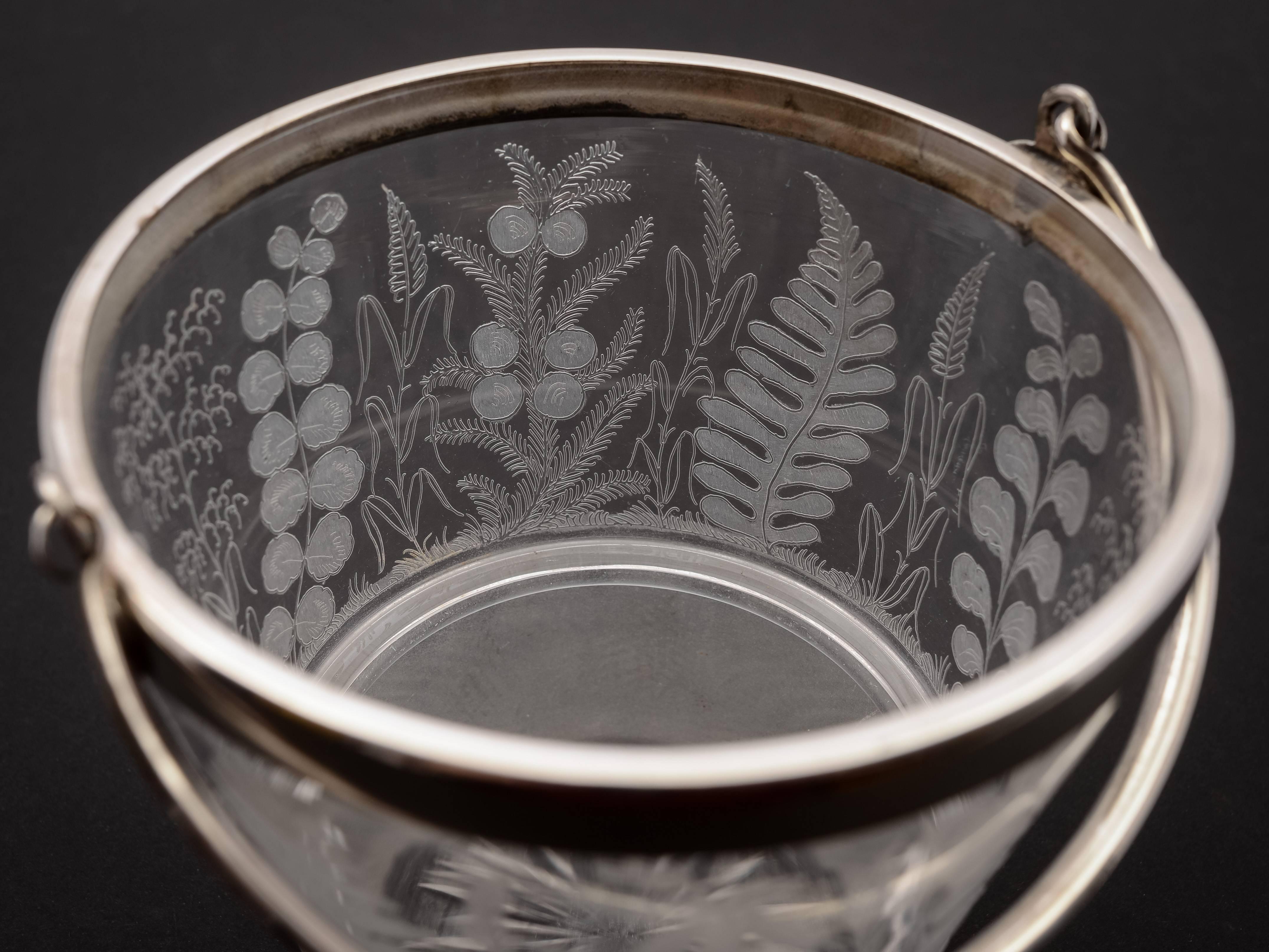 Great Britain (UK) 20th Century Glass and Silver Plated Ice Bucket, circa 1920 For Sale