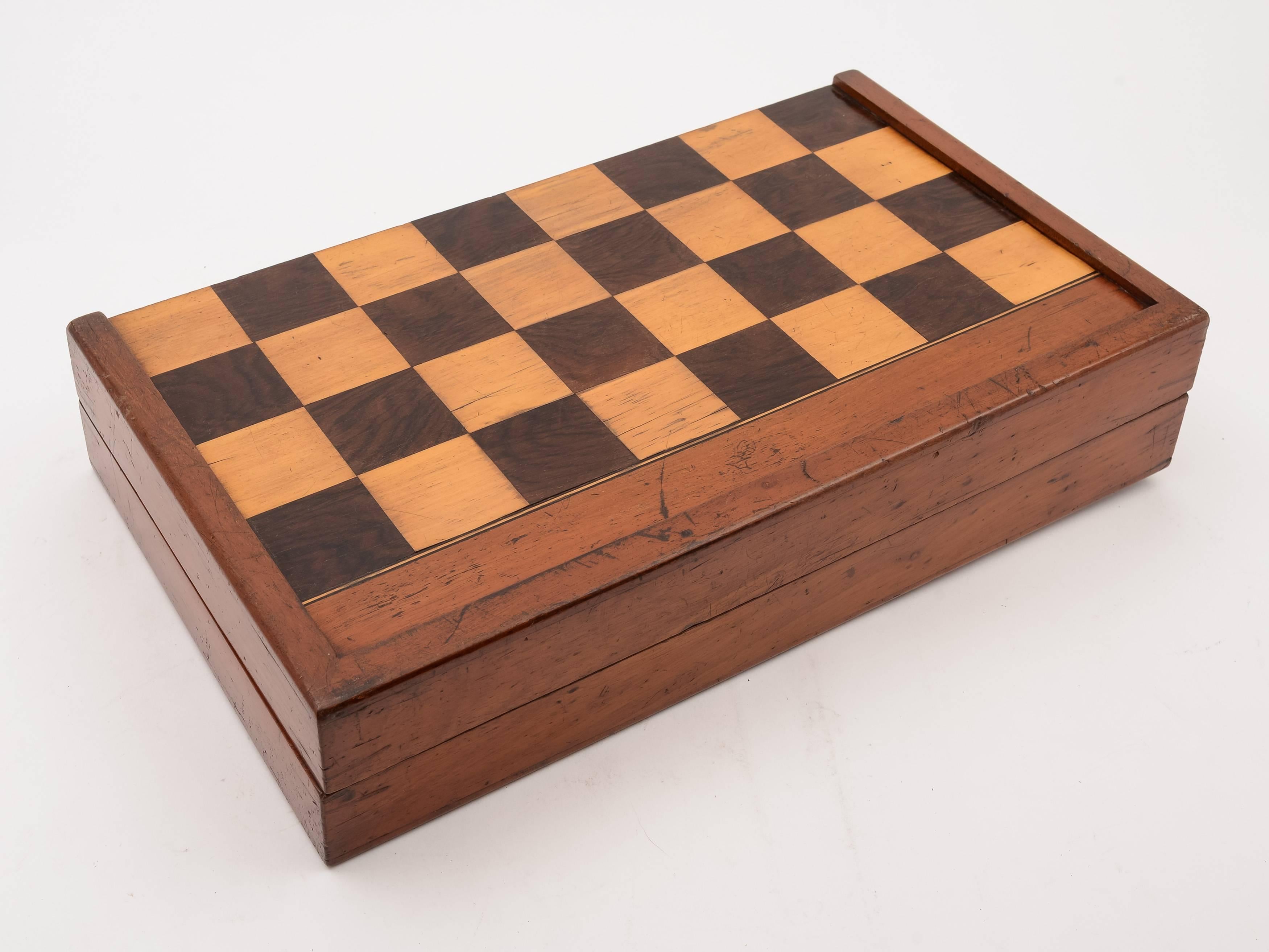 Victorian Chess and Backgammon Games Box, circa 1880 In Good Condition For Sale In Umberleigh, Devon