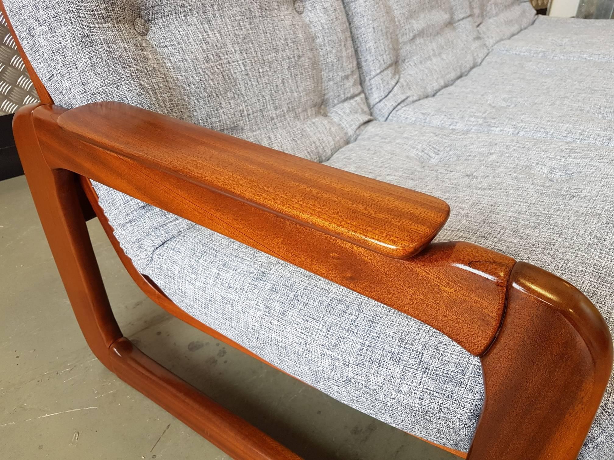 Vintage Three-Seat Danish Sofa Mid-Century, 1960, Restored In Good Condition For Sale In London, GB