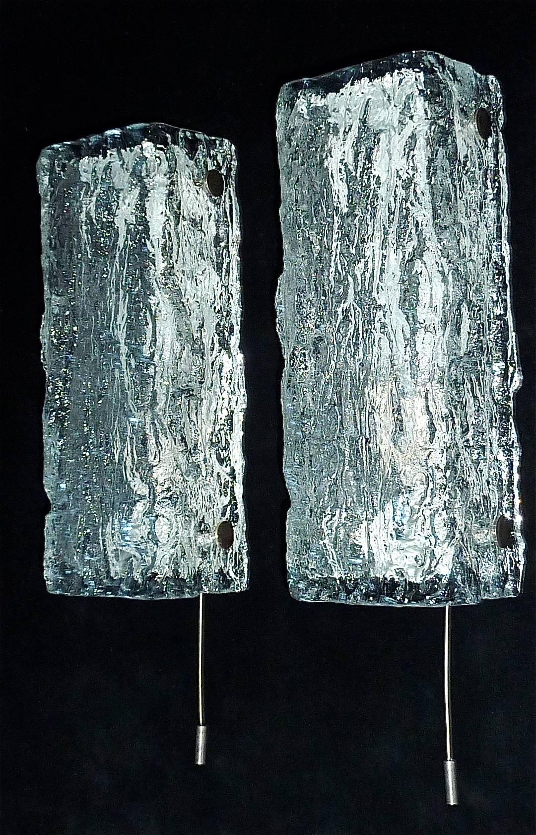 Modernistische Kaiser-Wandleuchten, Murano-Eisglas, Silber, Weiß, Metall, 60er Jahre, Paar (Moderne der Mitte des Jahrhunderts)