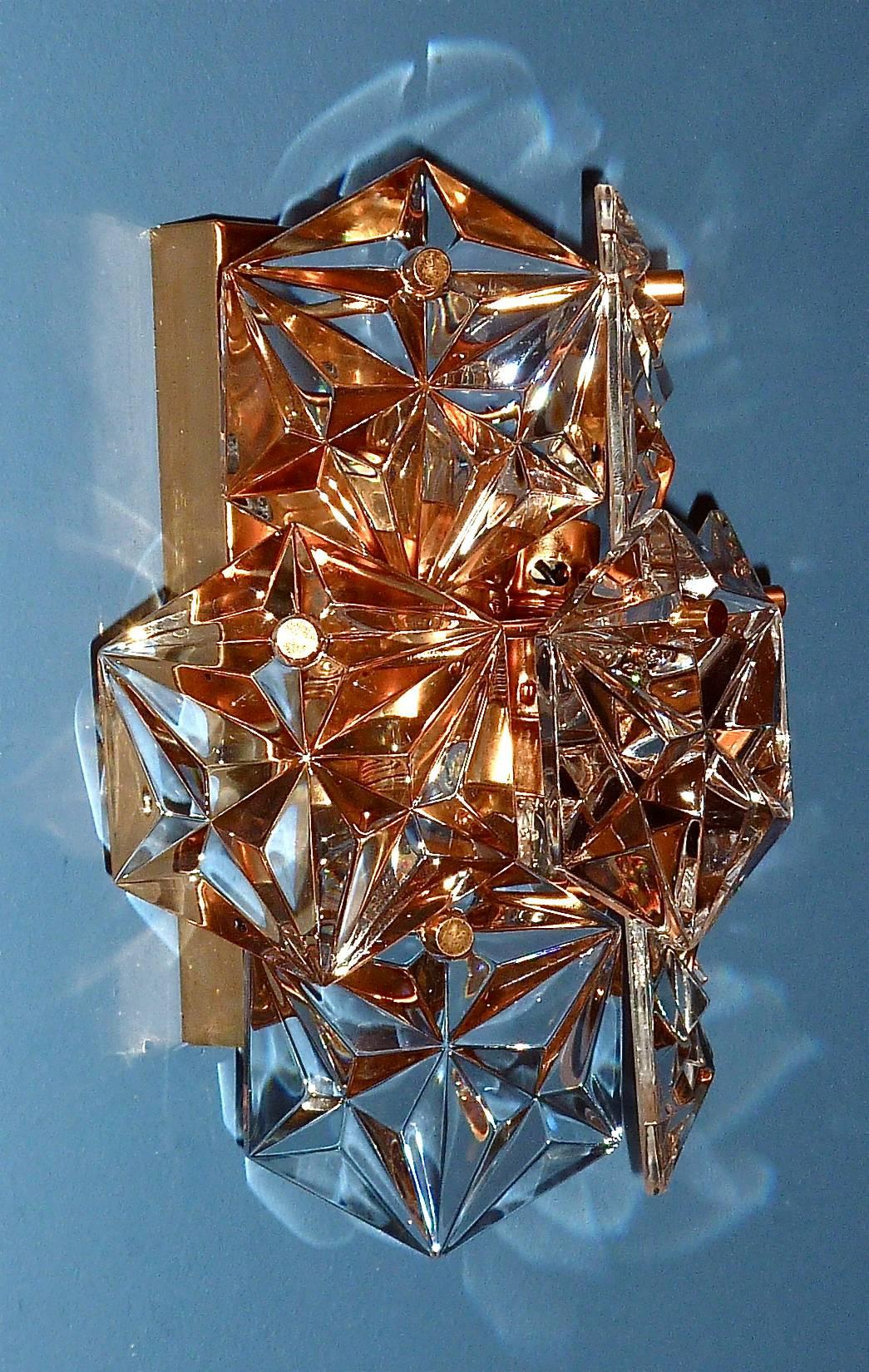Pair Gilt Brass Metal Faceted Crystal Glass Sconces by Kinkeldey, Germany 1970s In Good Condition For Sale In Nierstein am Rhein, DE