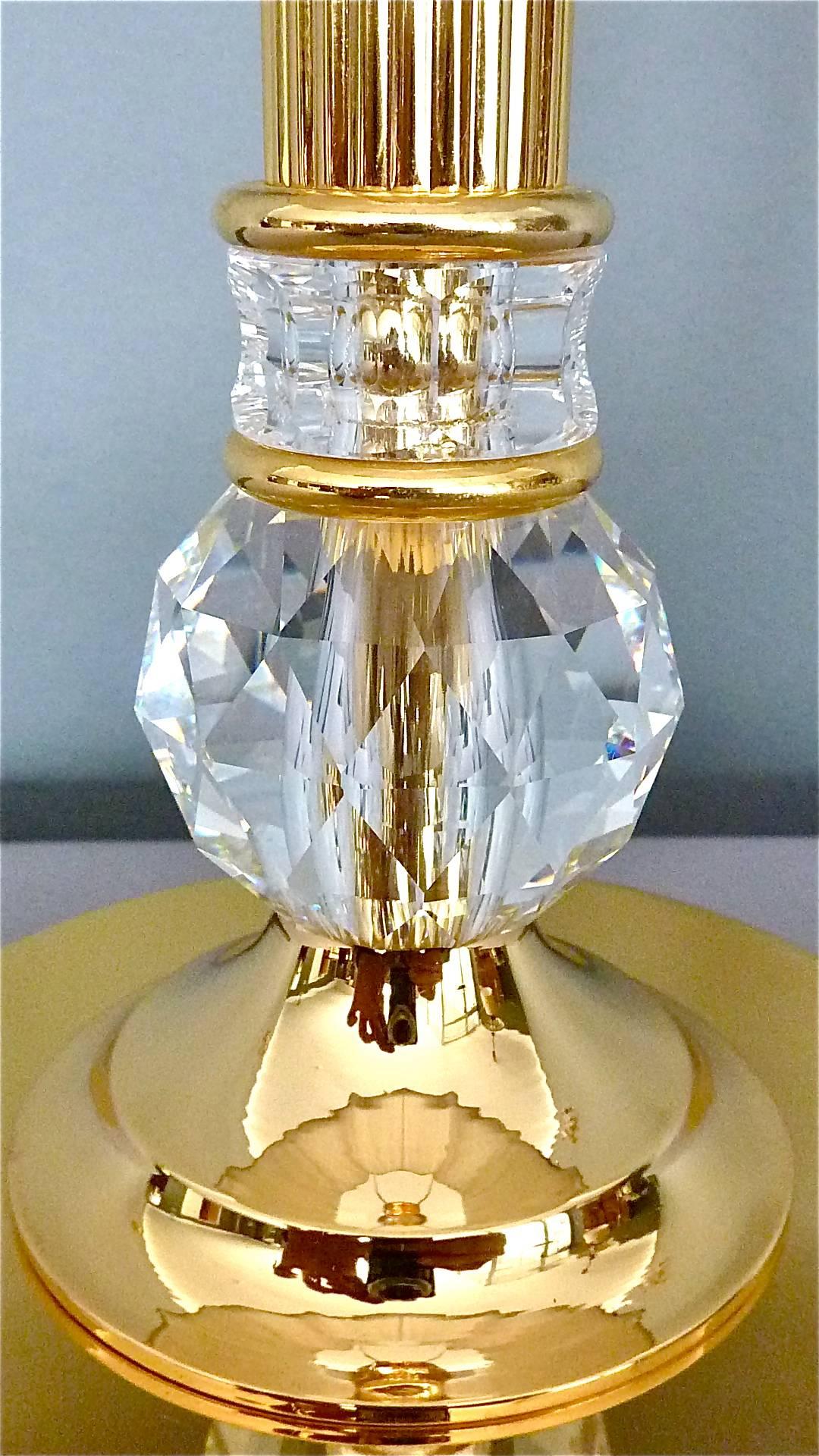 Allemand Lampe de bureau Luxus en laiton doré et verre de cristal taillé en métal, Palwa, Allemagne en vente
