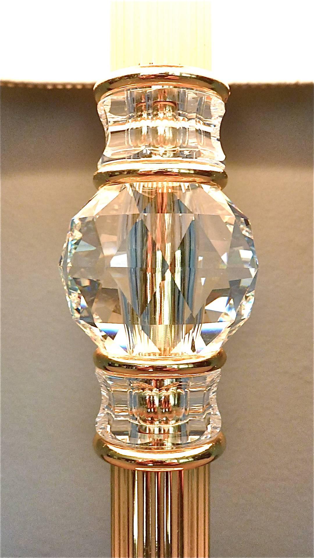 Laiton Lampe de bureau Luxus en laiton doré et verre de cristal taillé en métal, Palwa, Allemagne en vente